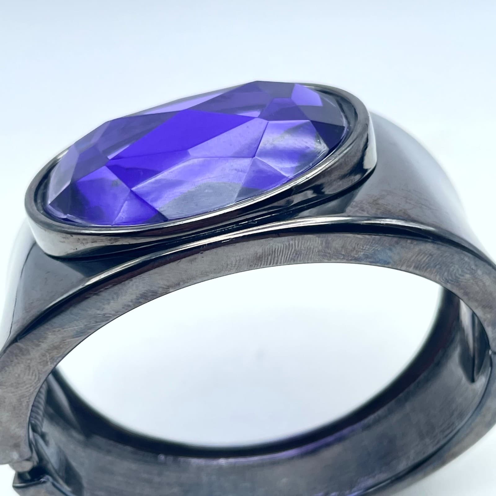 Fashion Gunmetal-Tone Purple Bezel Faceted Glass Beads Hinged Cuff Bracelet - Thumbnail 6