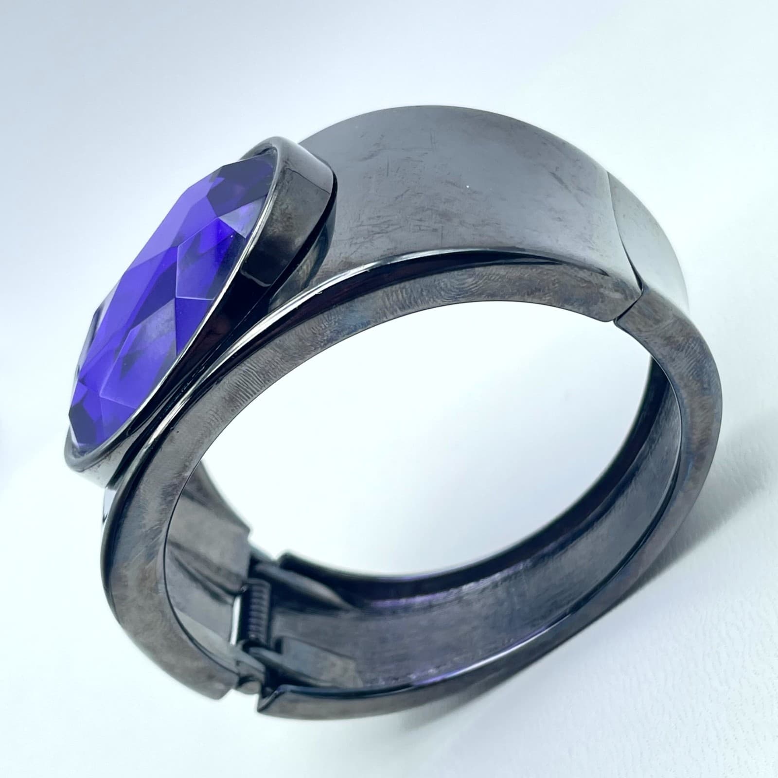 Fashion Gunmetal-Tone Purple Bezel Faceted Glass Beads Hinged Cuff Bracelet - Thumbnail 8