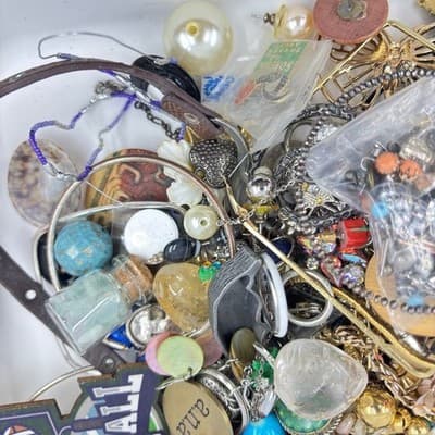 3lbs Jewelry Bulk Lot Crafting Repair Broken Beaded Gold Silver Tone - Thumbnail 2