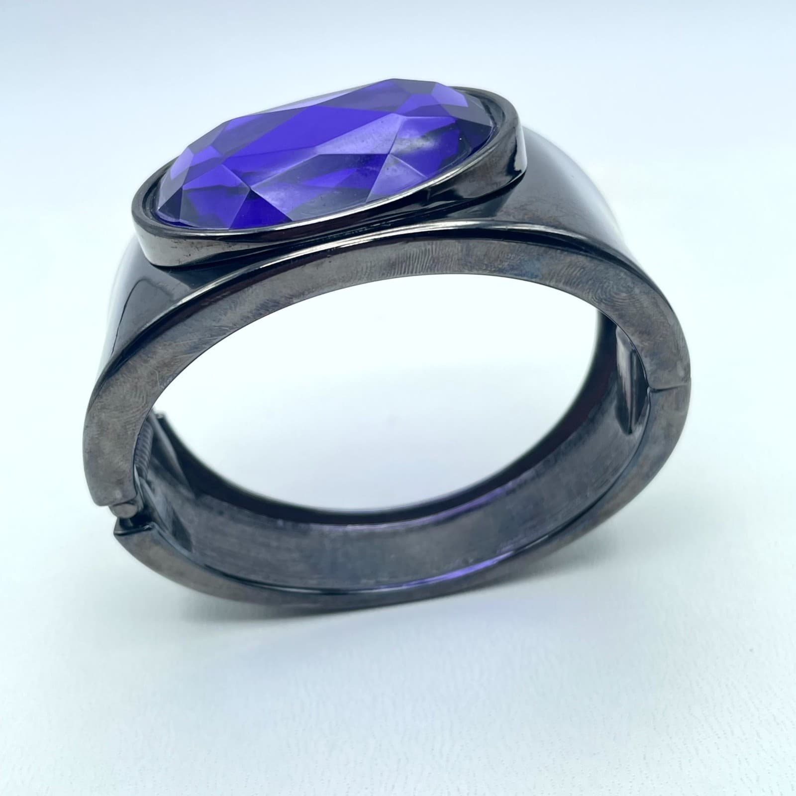 Fashion Gunmetal-Tone Purple Bezel Faceted Glass Beads Hinged Cuff Bracelet - Thumbnail 5