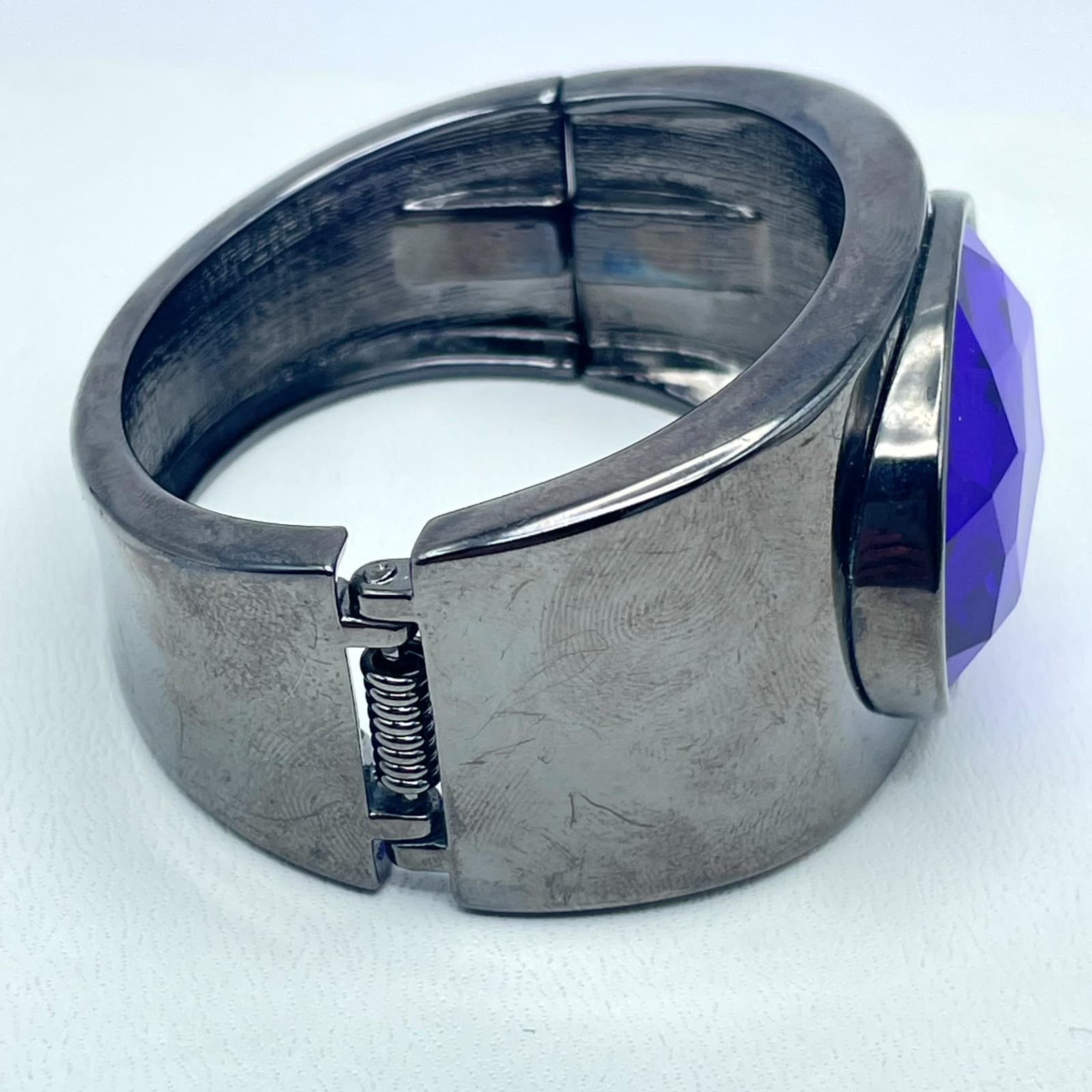 Fashion Gunmetal-Tone Purple Bezel Faceted Glass Beads Hinged Cuff Bracelet - Thumbnail 11