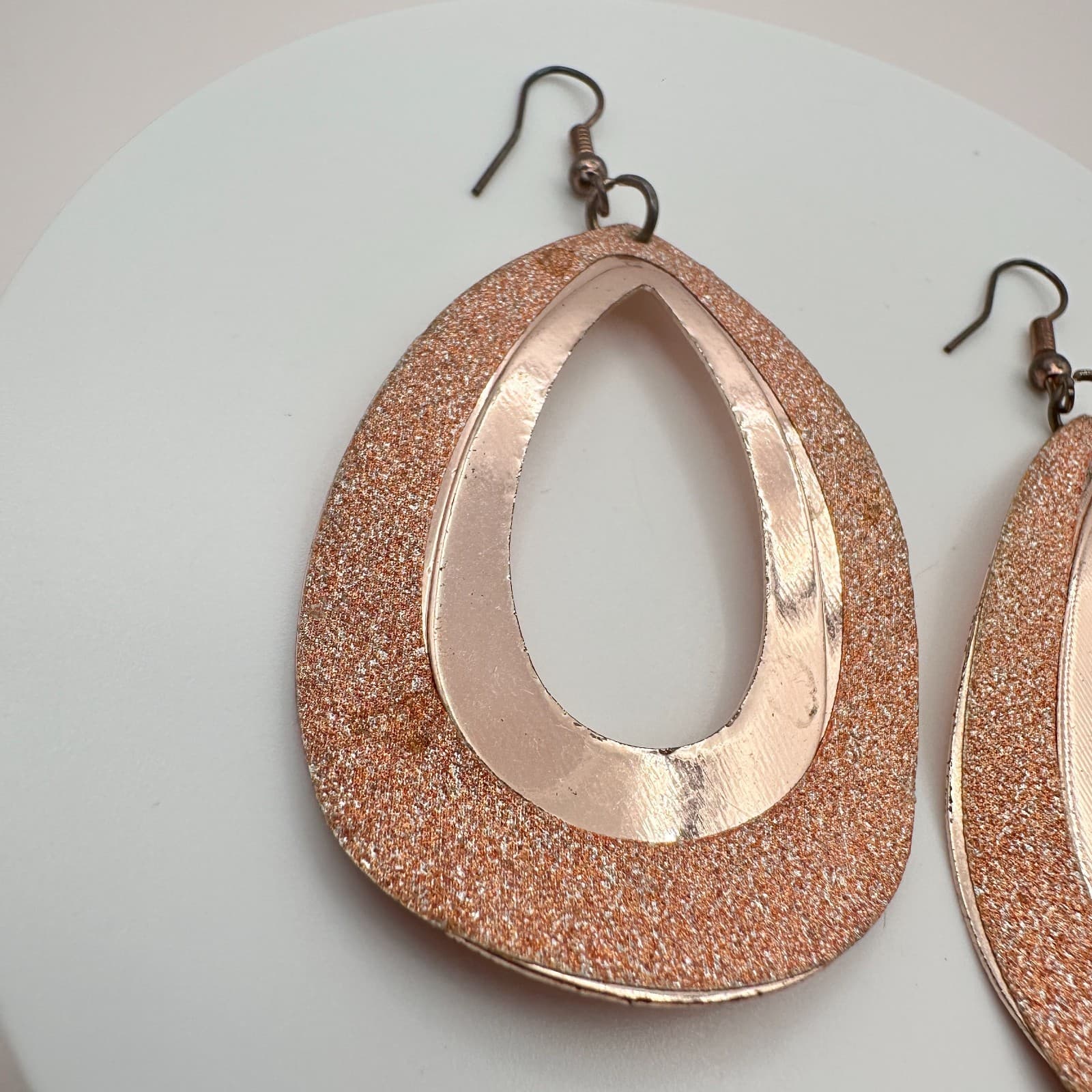 Vintage 80s Rose Gold Teardrop Dangle Earrings Glitter Shimmer Fashion Jewelry - Thumbnail 4
