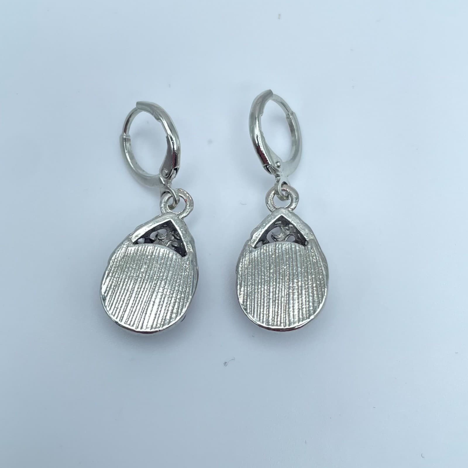 Vintage Purple Cat’s Silver Tone Filigree Leverback Dangle Eye Teardrop Earrings - Thumbnail 4