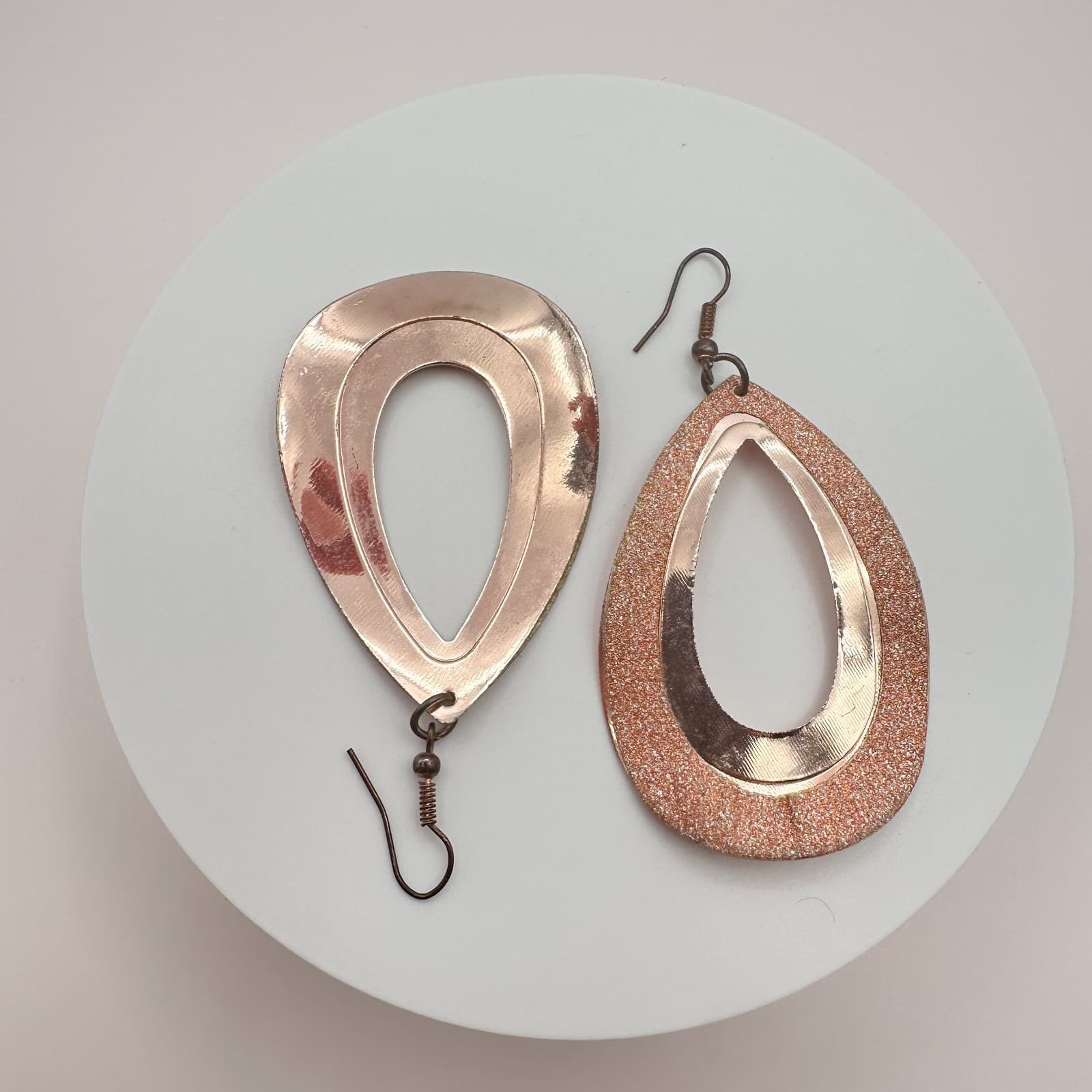 Vintage 80s Rose Gold Teardrop Dangle Earrings Glitter Shimmer Fashion Jewelry - Thumbnail 7