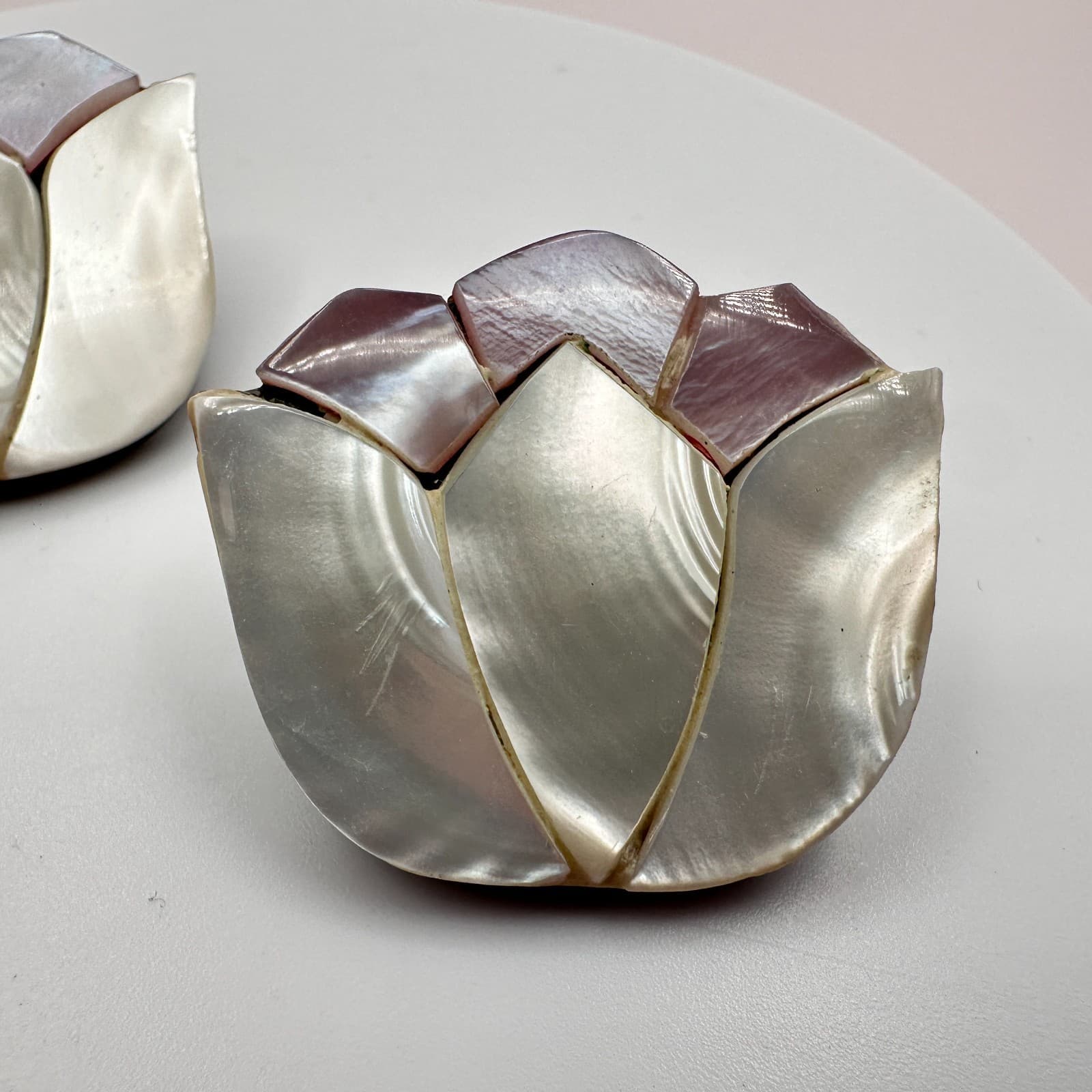 Vintage 90s Pearl & Abalone Shell Floral Petal Statement Earrings Jewelry - Thumbnail 3