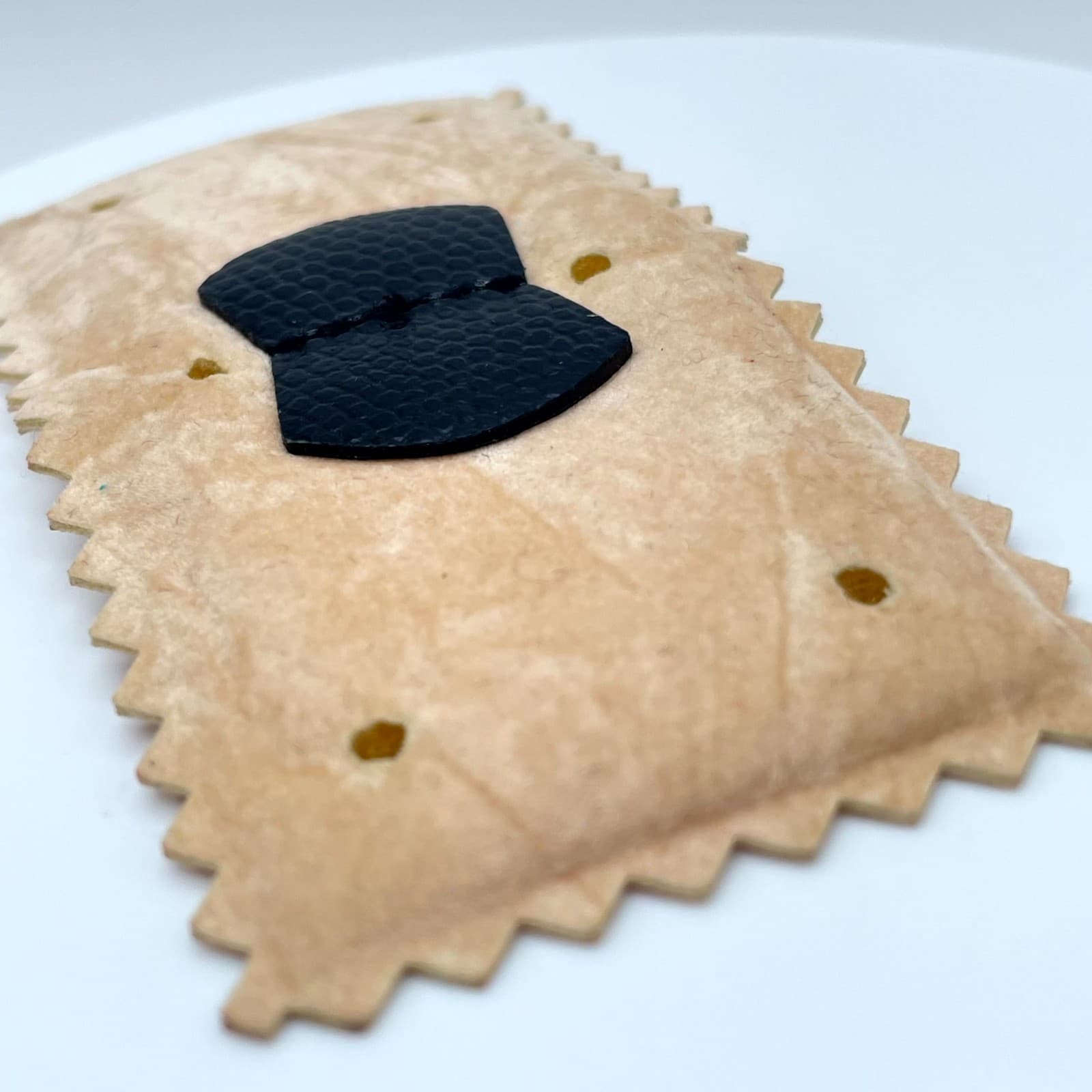 Modern Beige Classic Formal Chevron Border Black Bow Detail Leather Brooch - Thumbnail 10