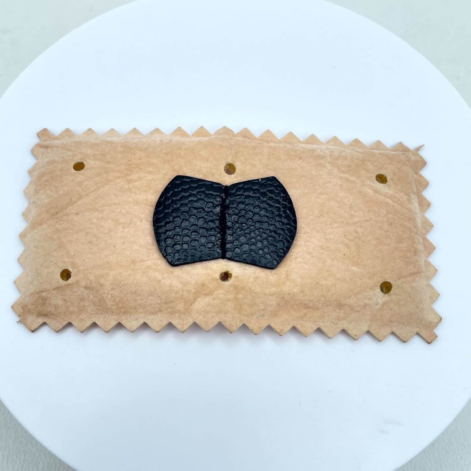 Modern Beige Classic Formal Chevron Border Black Bow Detail Leather Brooch - Thumbnail 4