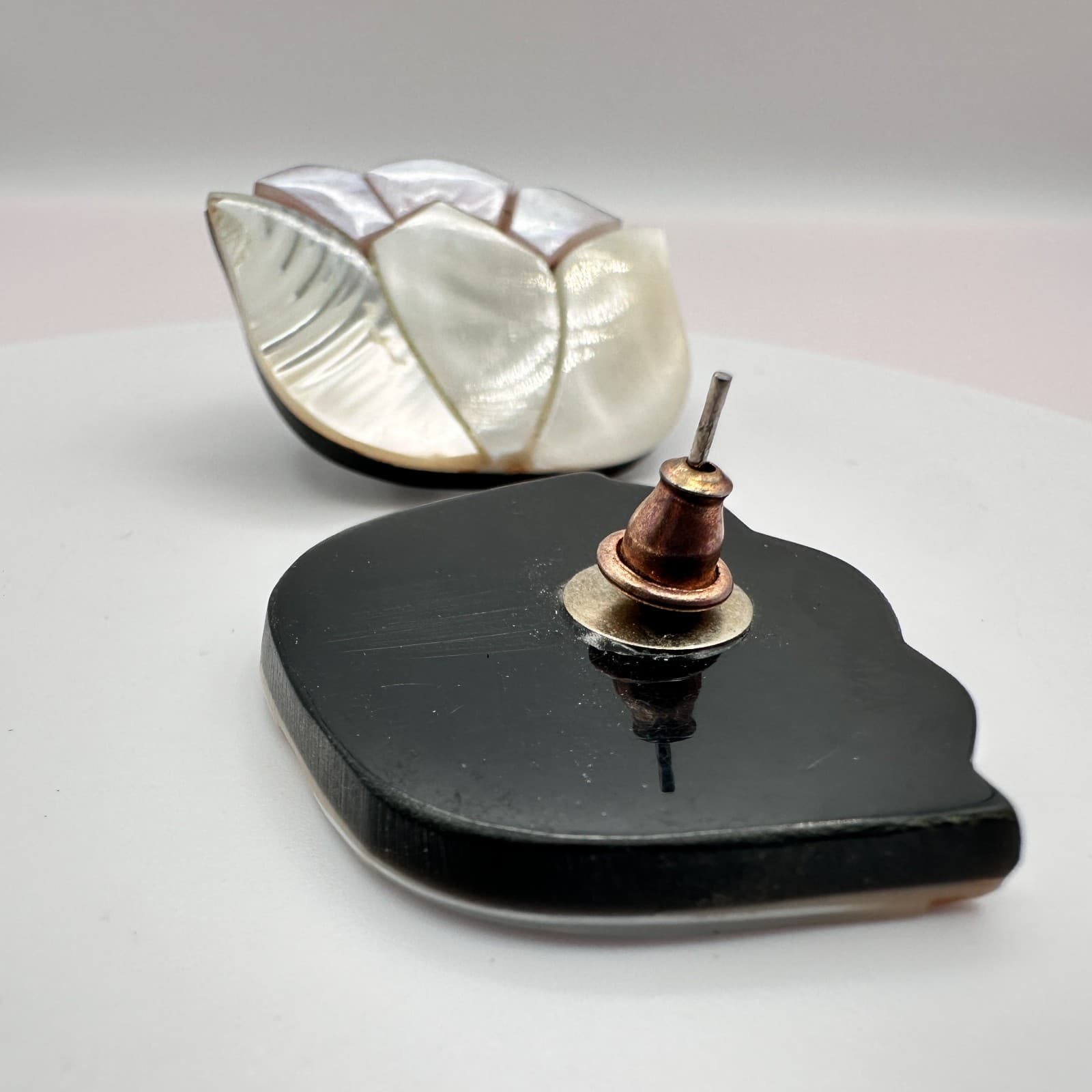 Vintage 90s Pearl & Abalone Shell Floral Petal Statement Earrings Jewelry - Thumbnail 5