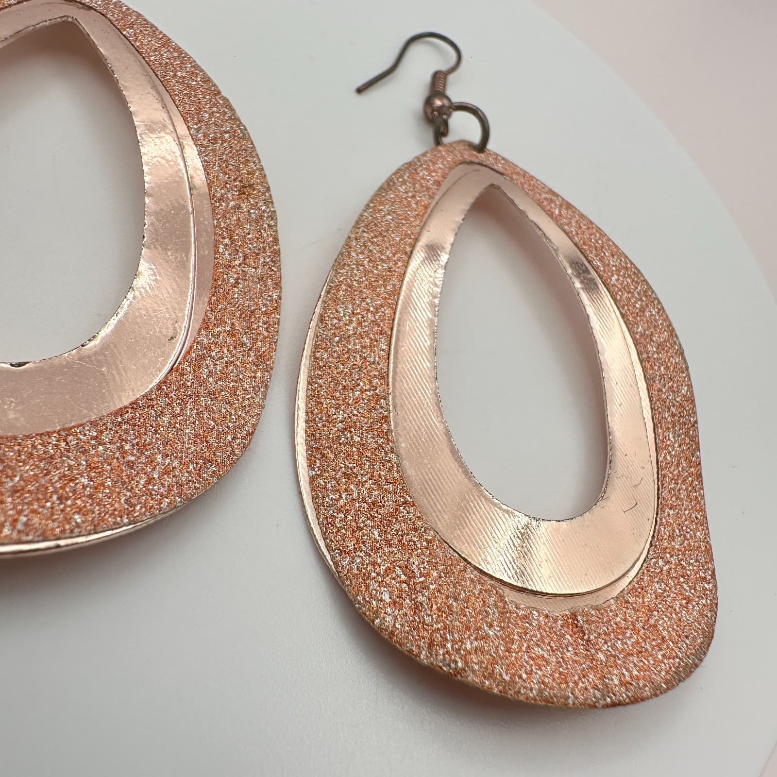 Vintage 80s Rose Gold Teardrop Dangle Earrings Glitter Shimmer Fashion Jewelry - Thumbnail 5