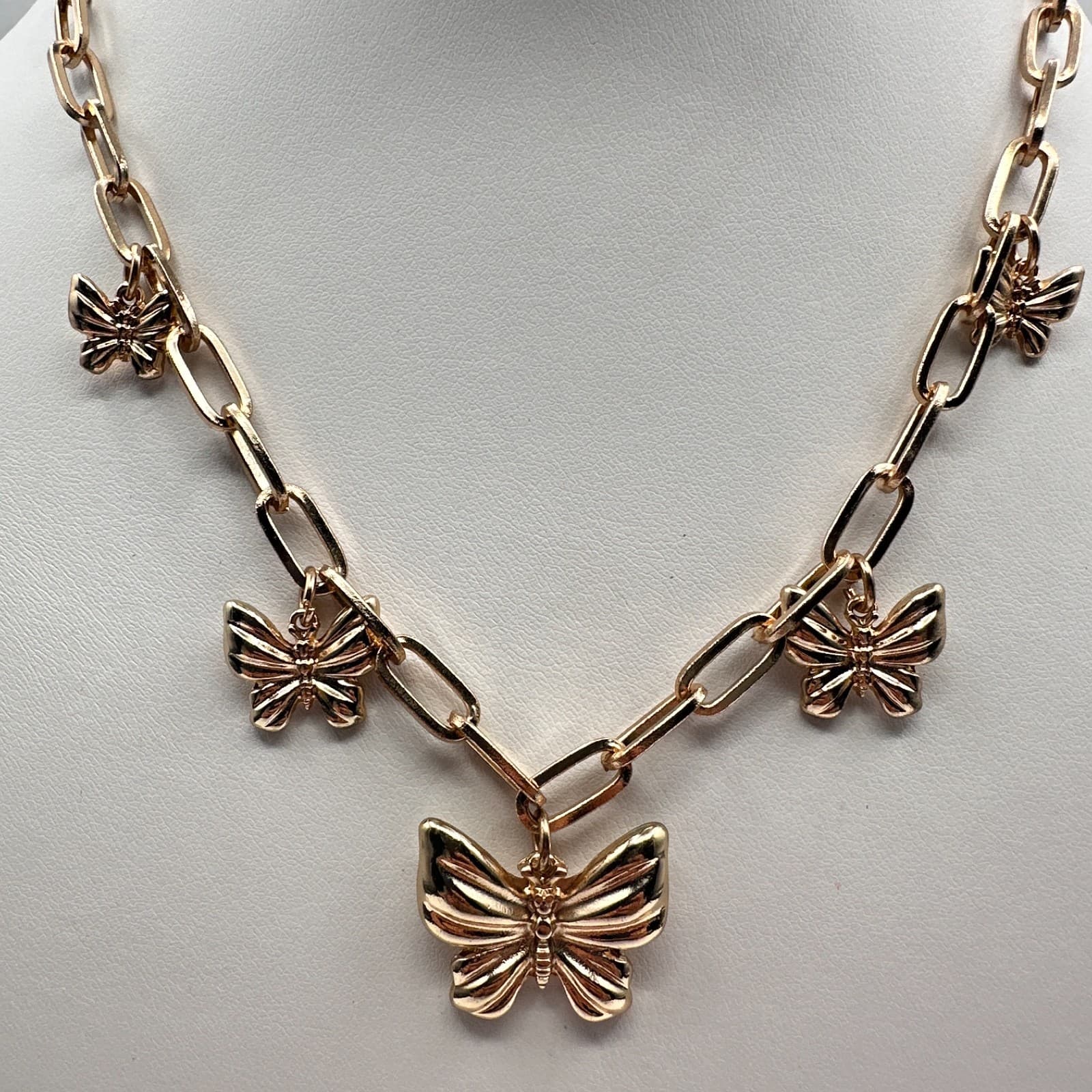 Vintage 90s Gold Tone Butterfly Charm Paperclip Chain Necklace Fashion Jewelry - Thumbnail 2