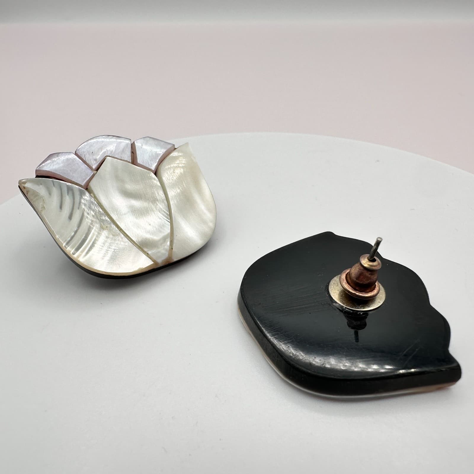 Vintage 90s Pearl & Abalone Shell Floral Petal Statement Earrings Jewelry - Thumbnail 4