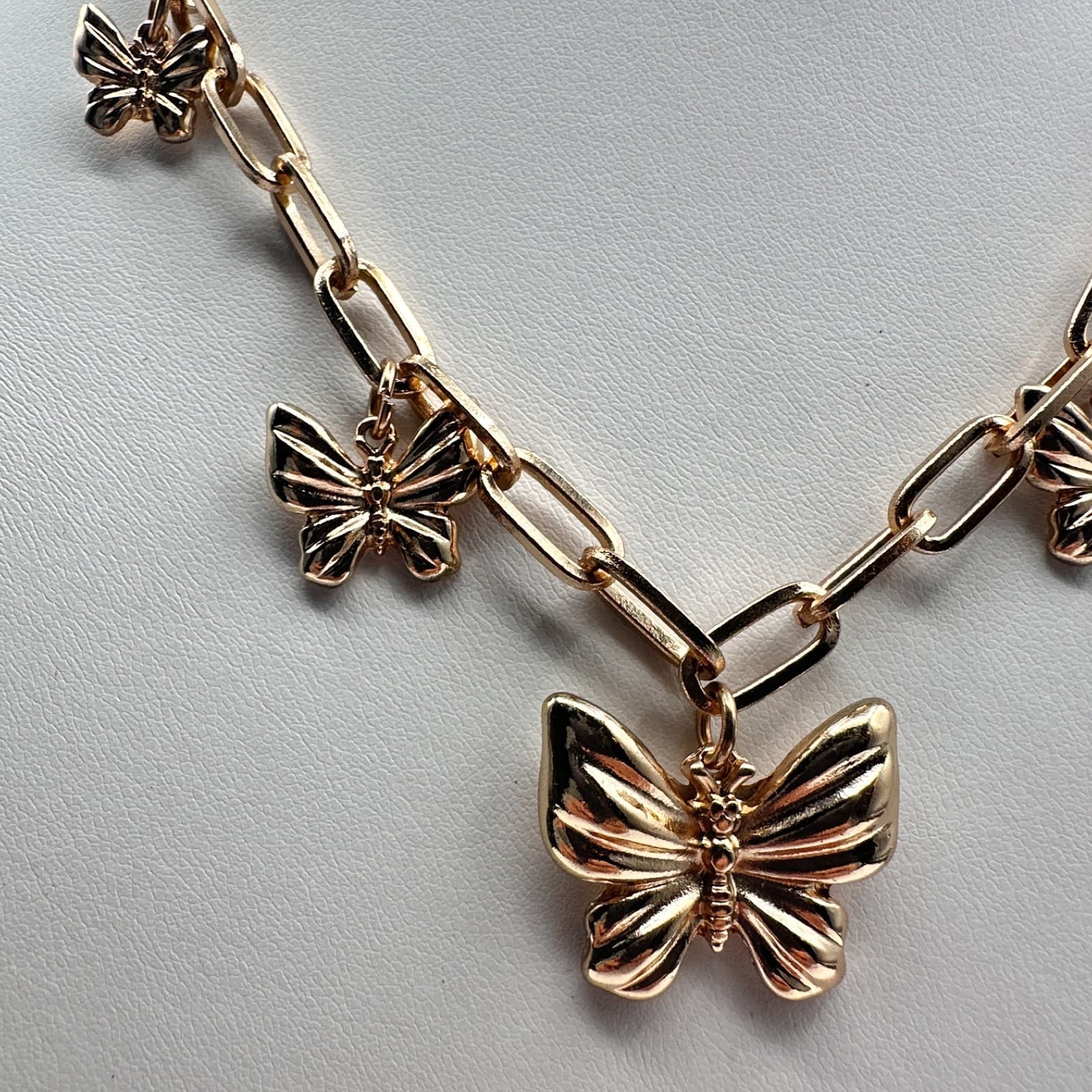 Vintage 90s Gold Tone Butterfly Charm Paperclip Chain Necklace Fashion Jewelry - Thumbnail 8