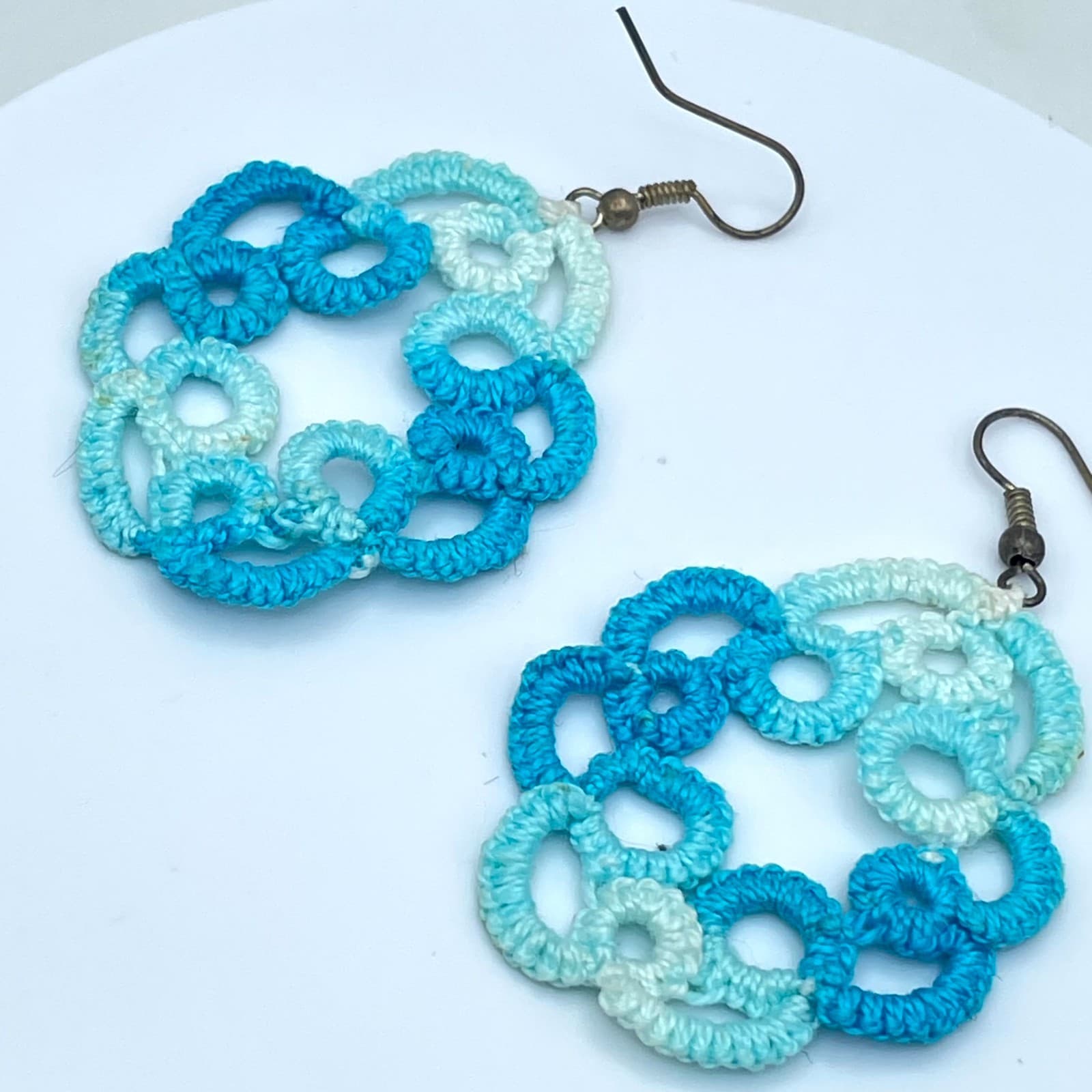 Vtg Blue Variegated Tatted Lace Ombre Boho Handmade Fiber Art Dangle Earrings - Thumbnail 7