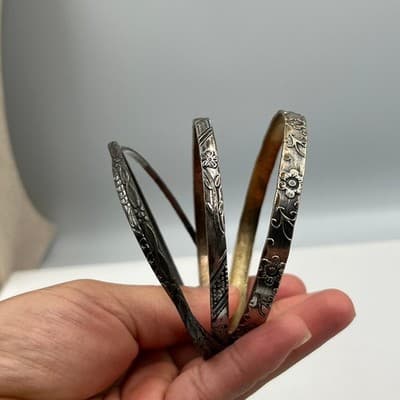 4 Vintage Silver Tone Bangle Bracelets Set Floral Etched Stacking Boho Jewelry - Thumbnail 6