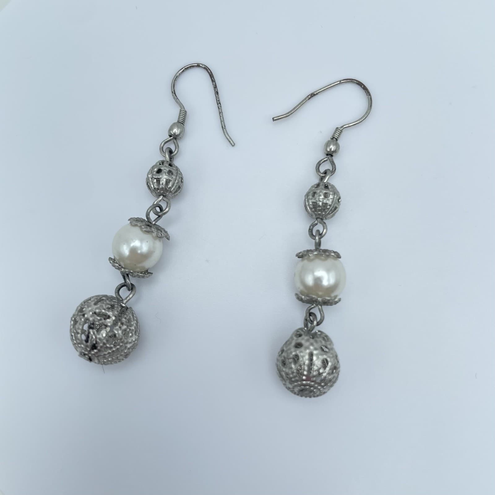Vintage Silver Tone Filigree White Faux Pearl Bead Boho Dangle Drop Earrings - Image 1