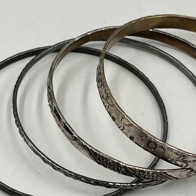 4 Vintage Silver Tone Bangle Bracelets Set Floral Etched Stacking Boho Jewelry - Thumbnail 2