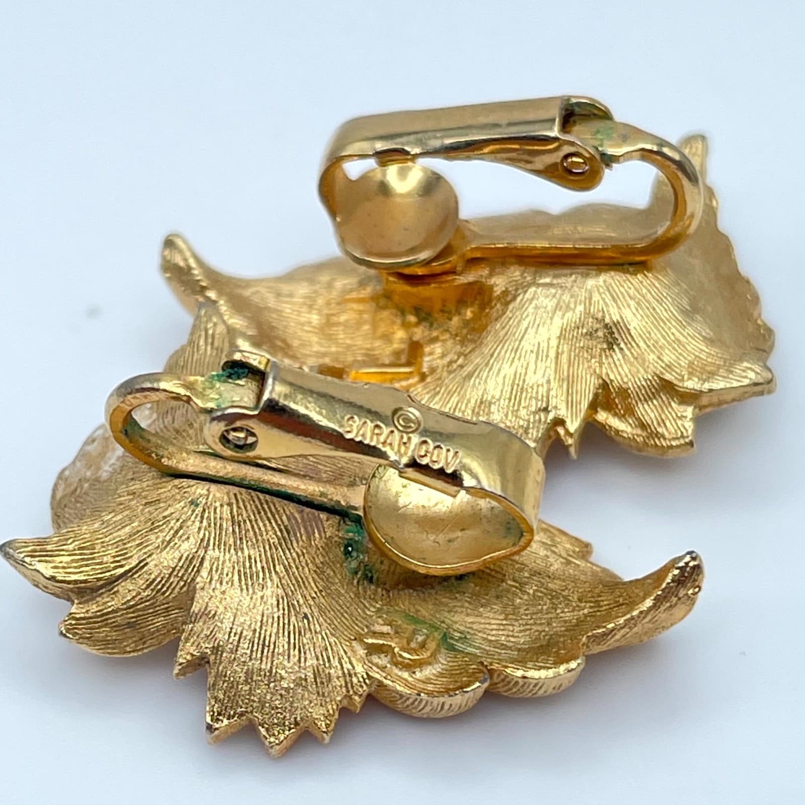 Vintage Sarah Coventry Gold Tone Leaf White Faux Pearl Clip On Earrings - Thumbnail 4