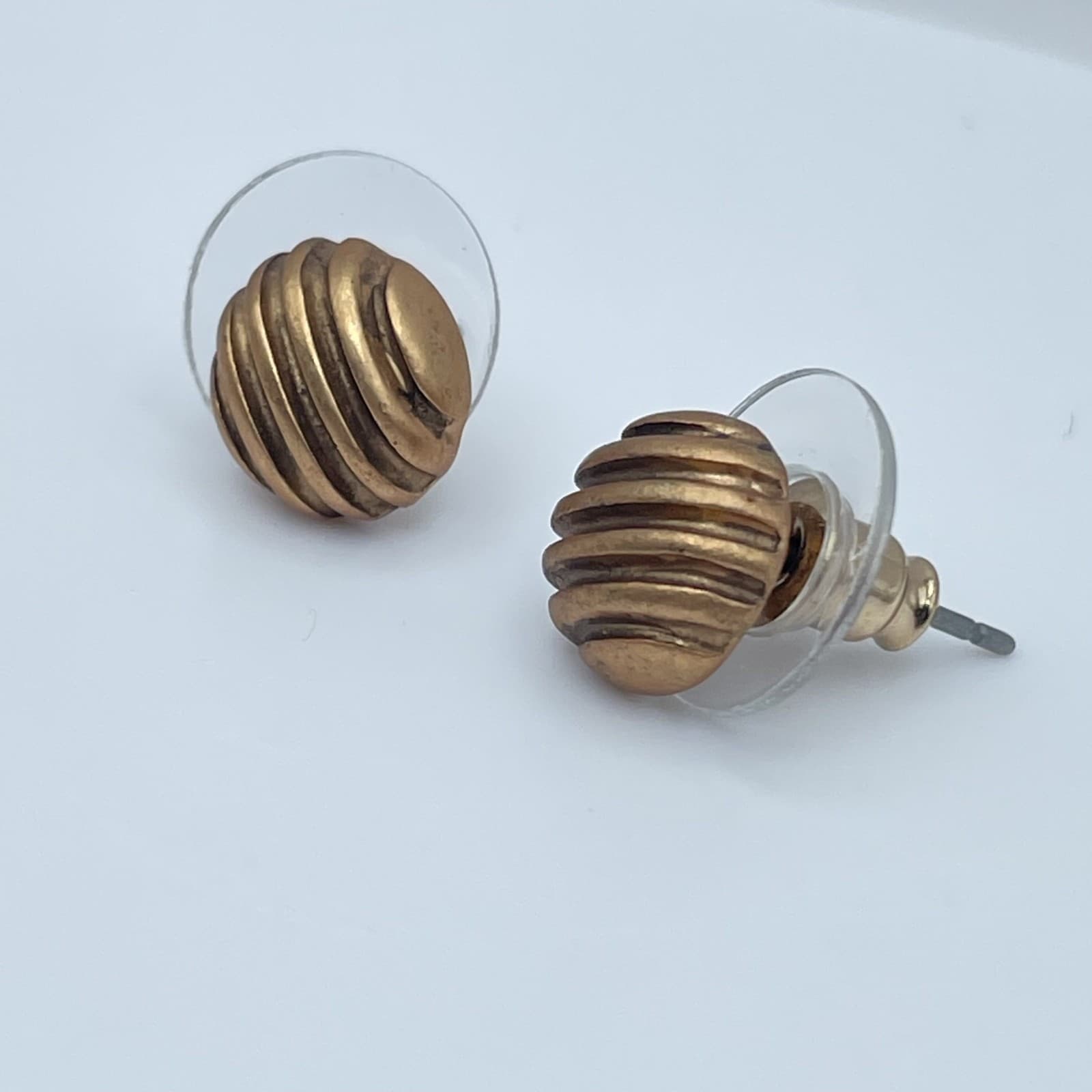 Vintage CN Signed Gold Tone Ribbed Dome Textured Ridged Chunky Stud Earrings - Thumbnail 6