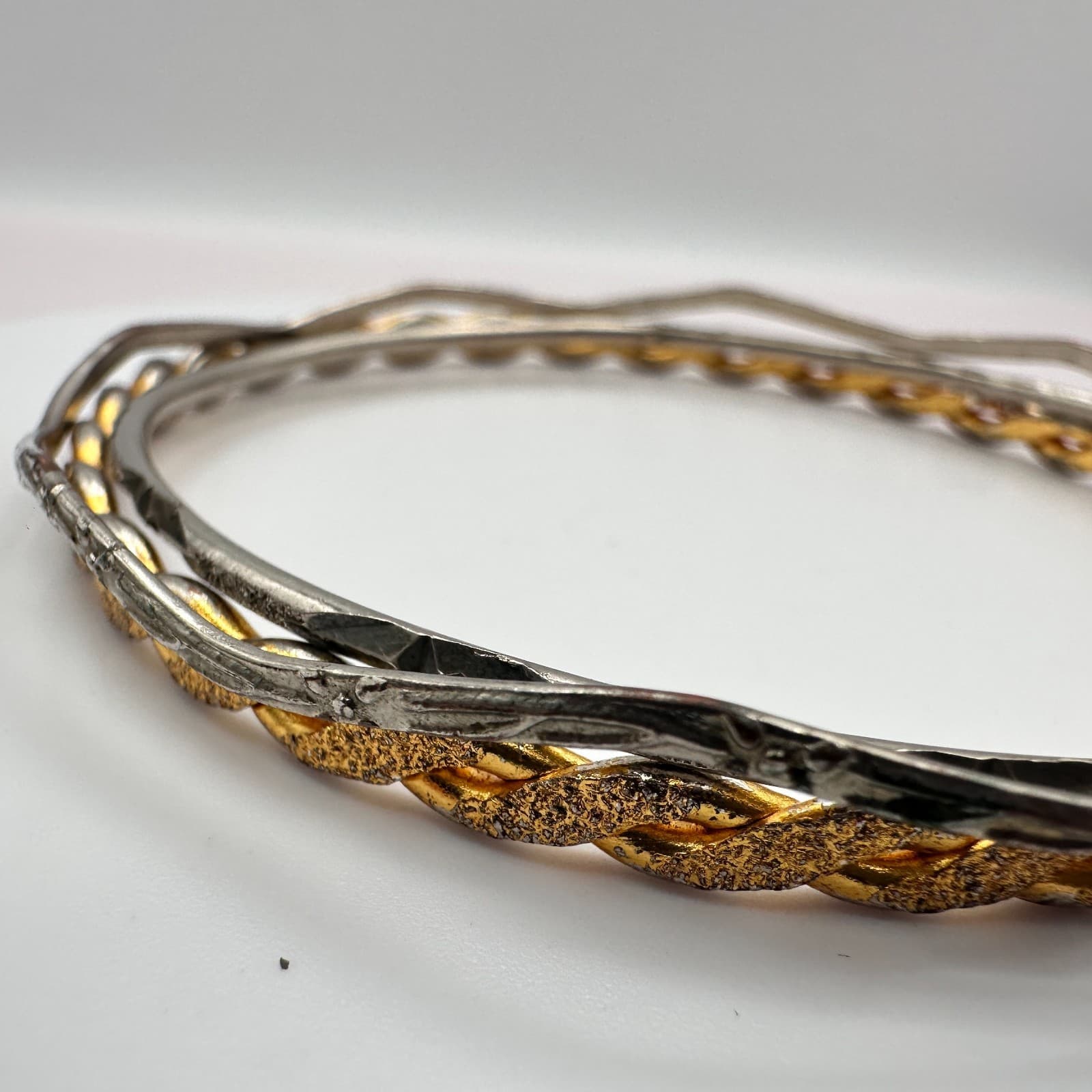 Vintage Y2K Silver/Gold Tone Textured Stackable Bangle Set Women's Jewelry - Thumbnail 4