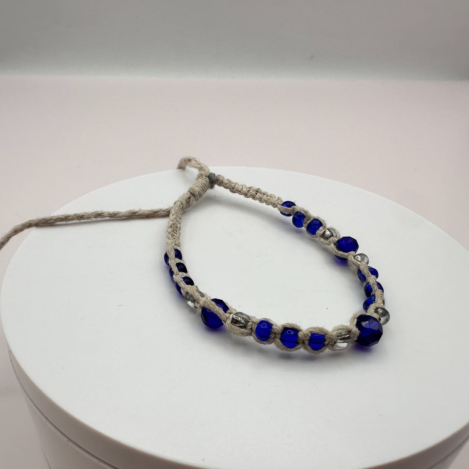 Vintage 90s Silver Tone Hemp Macrame Blue Beaded Bracelet Women's Jewelry - Image 1
