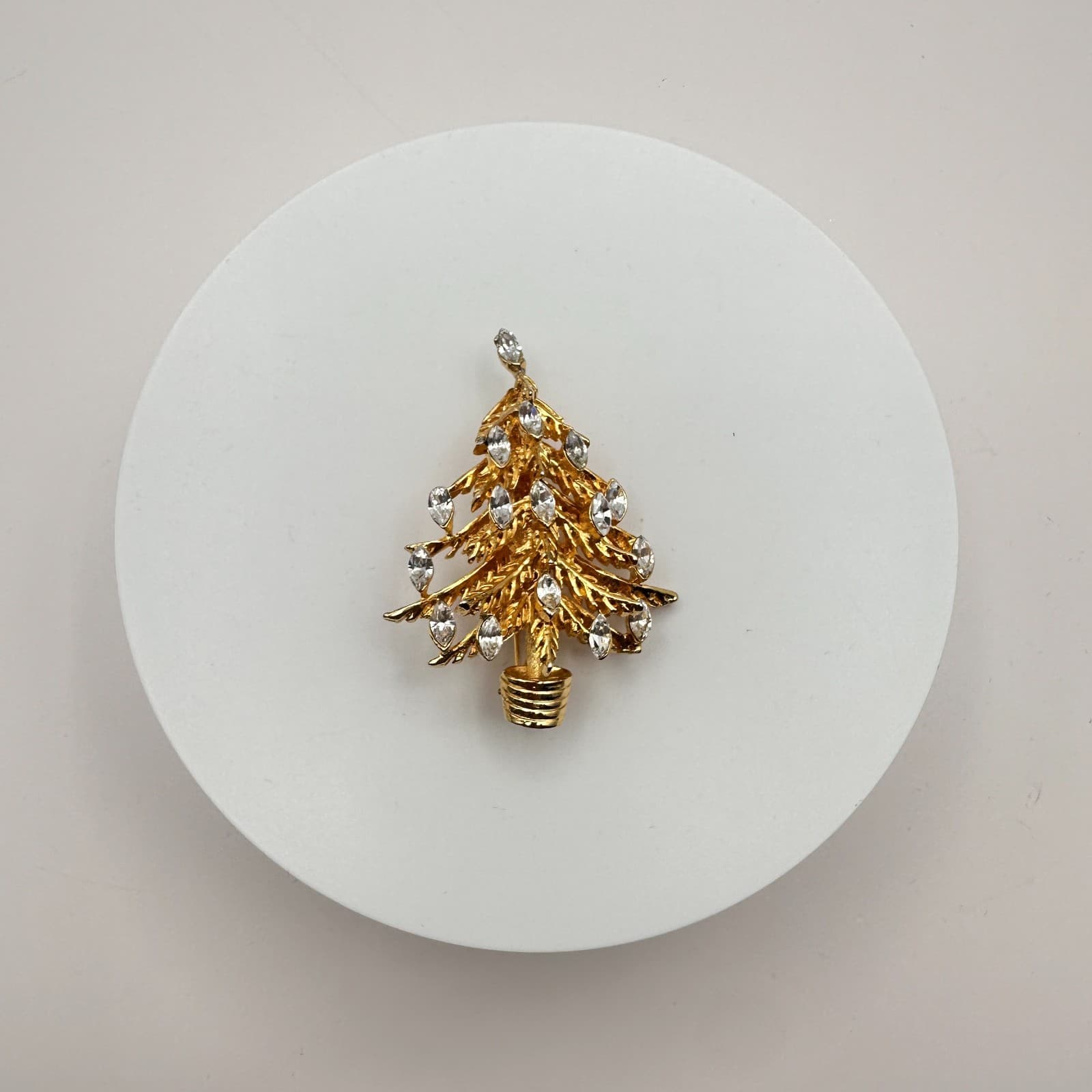 Vintage 90s Marquise Clear Glass Gold Tone Christmas Tree Brooch Pin Jewelry - Thumbnail 2