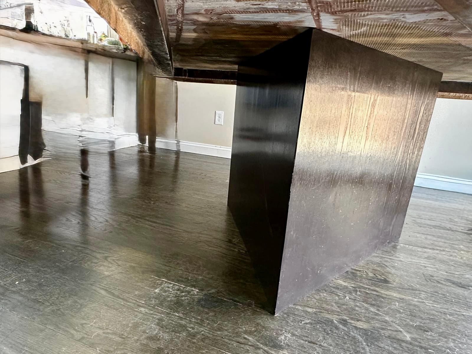 Sculptural Onyx Dining Table – Triangular Waterfall Edge Statement Piece, Seats 9 - Thumbnail 20