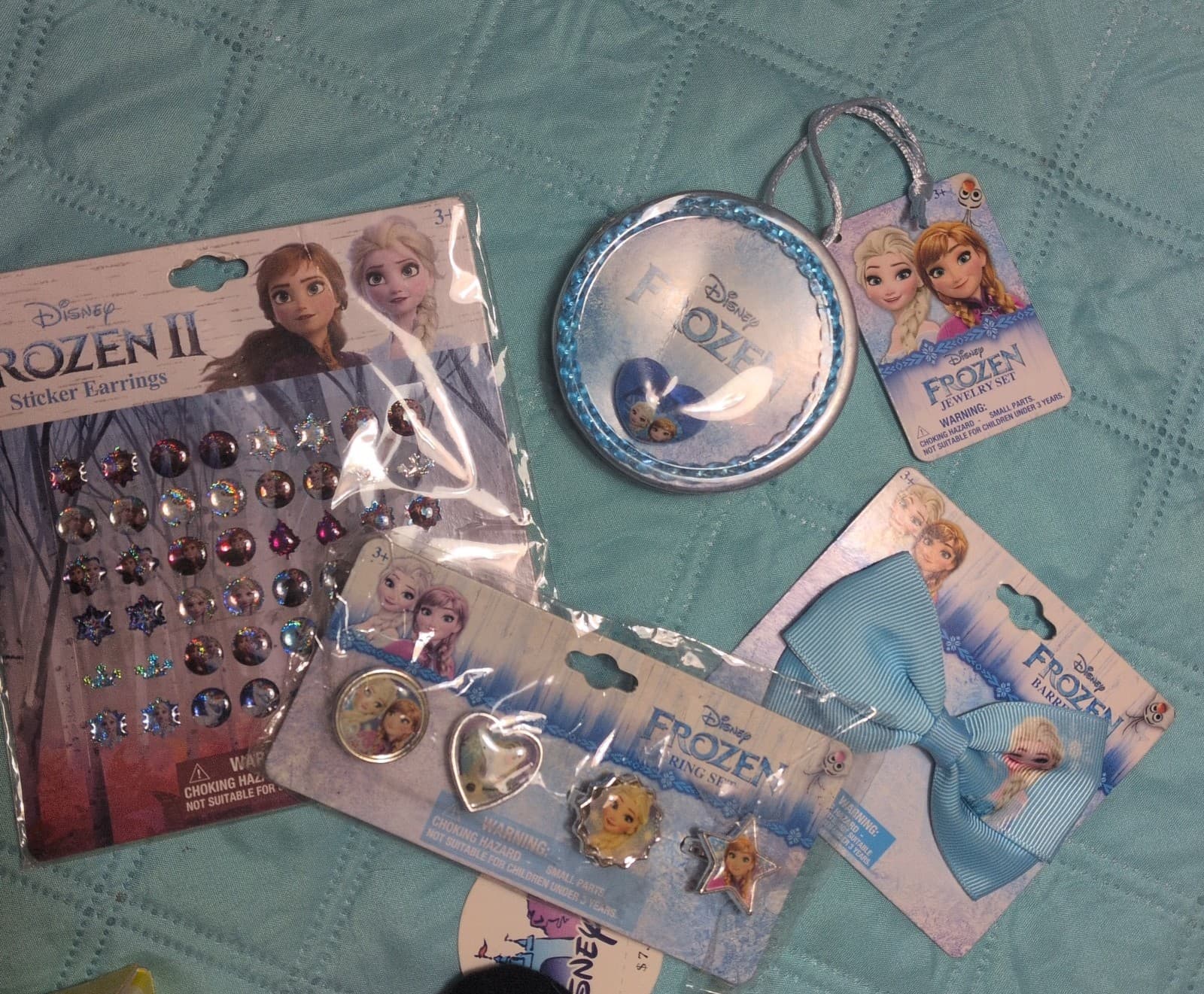 ULTIMATE Disney Collector Box: NIB Snow White, Kellogg’s Bobblehead, Teal Plush - Thumbnail 3