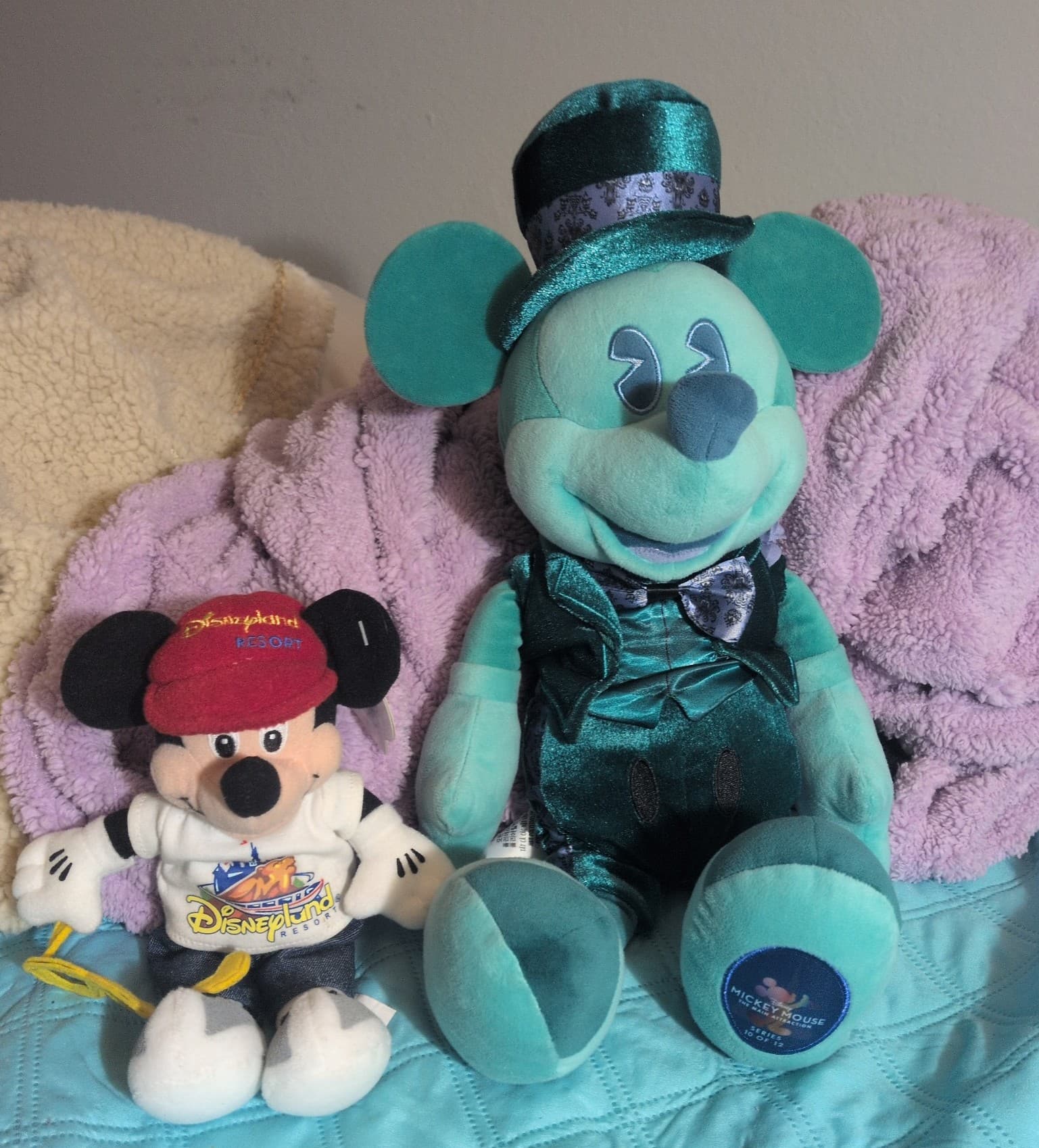 ULTIMATE Disney Collector Box: NIB Snow White, Kellogg’s Bobblehead, Teal Plush - Thumbnail 11