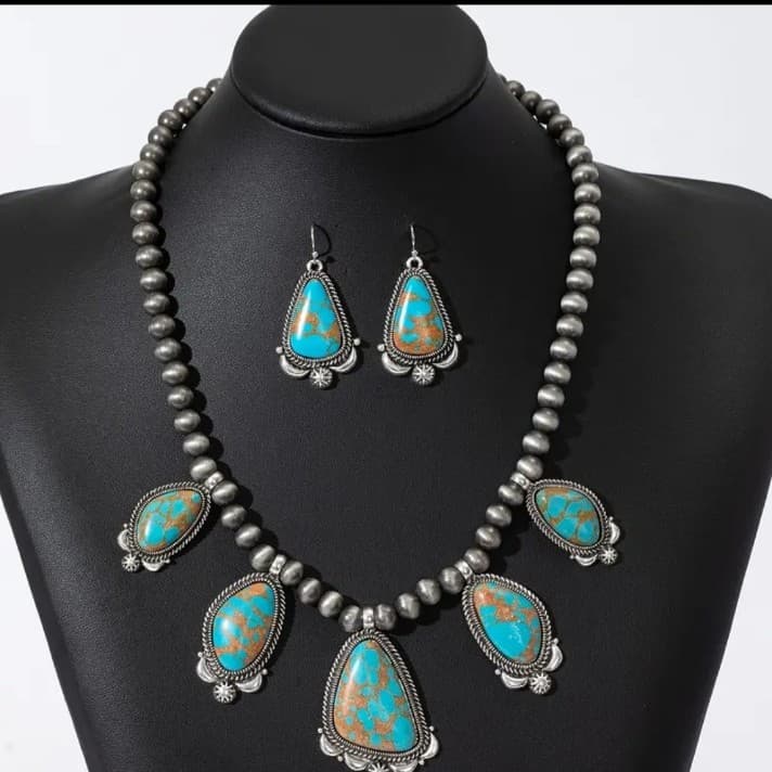 Southwestern-style turquoise and silver-tone beaded necklace & matching earrings - Thumbnail 5