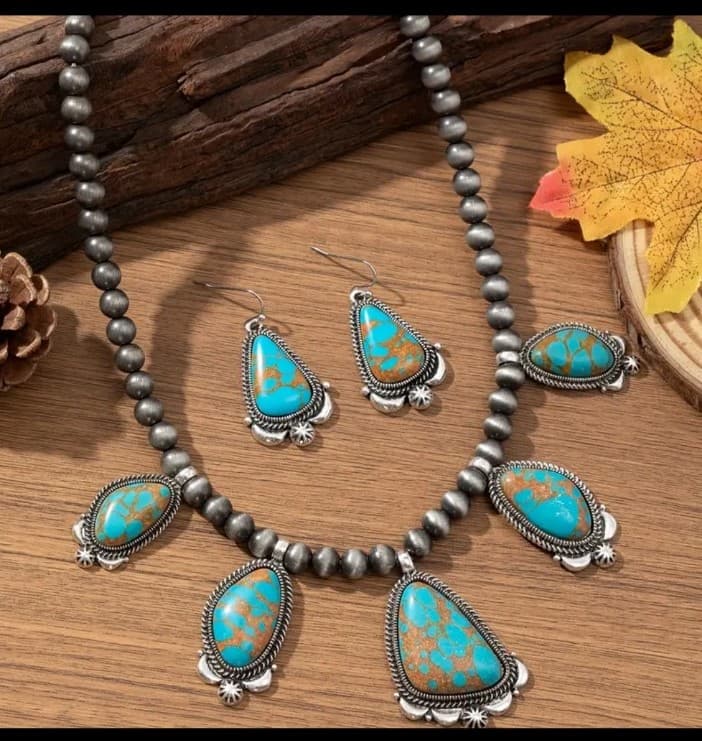 Southwestern-style turquoise and silver-tone beaded necklace & matching earrings - Thumbnail 3