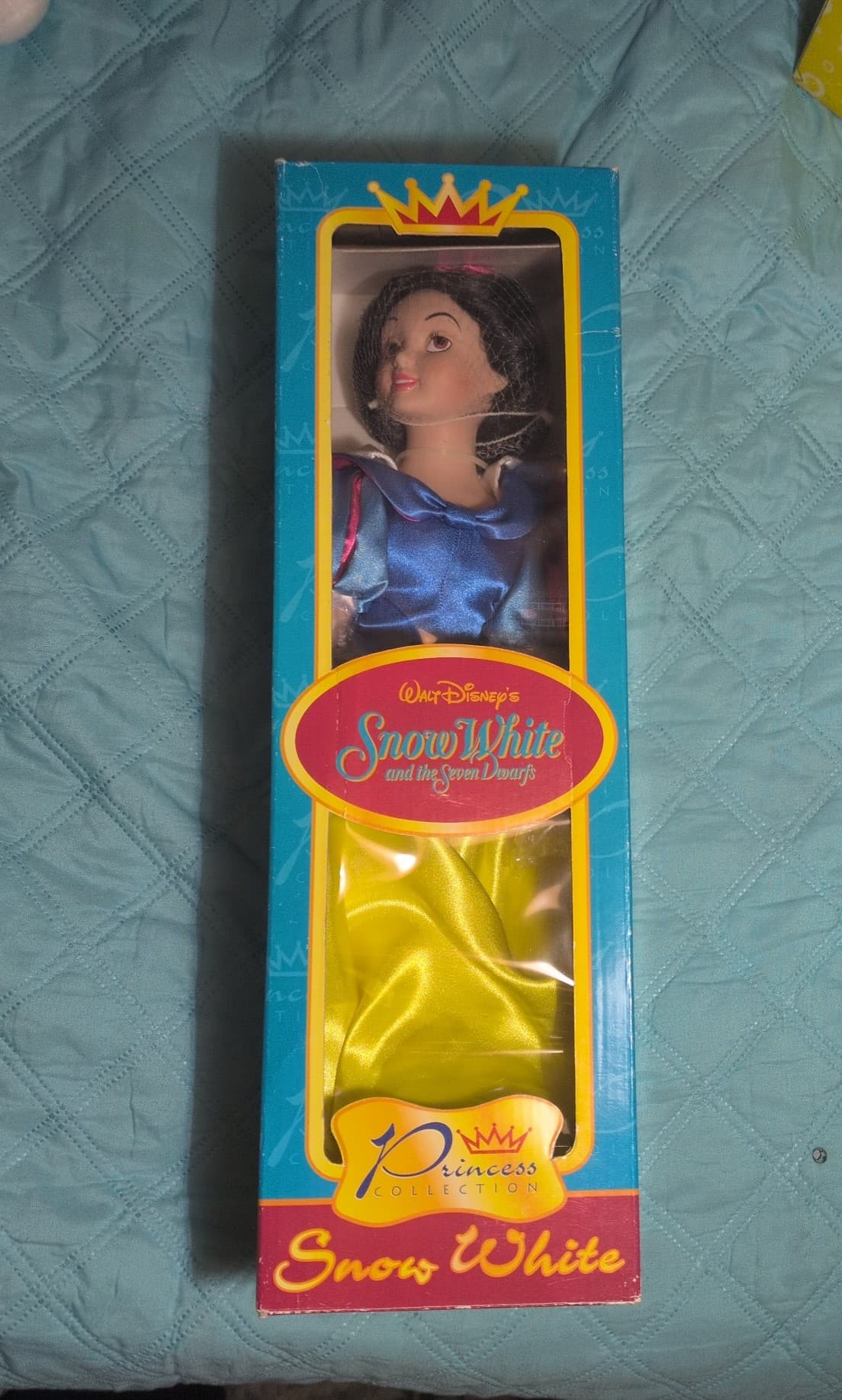 ULTIMATE Disney Collector Box: NIB Snow White, Kellogg’s Bobblehead, Teal Plush - Thumbnail 12