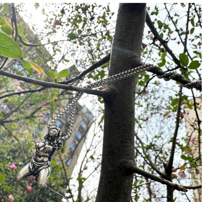 Elegant Sterling Silver Suffering Goddess Pendant - Thumbnail 6