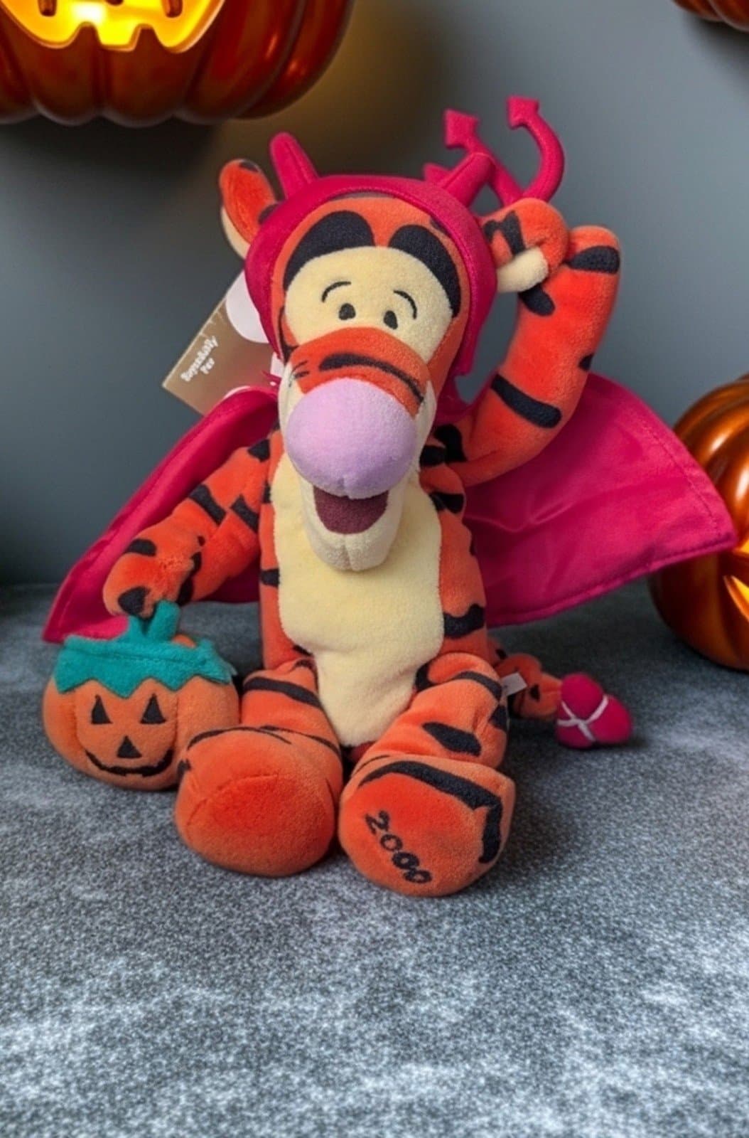 Disney store mini Bean bag lil Devil Tigger 9 inch nwt - Thumbnail 7