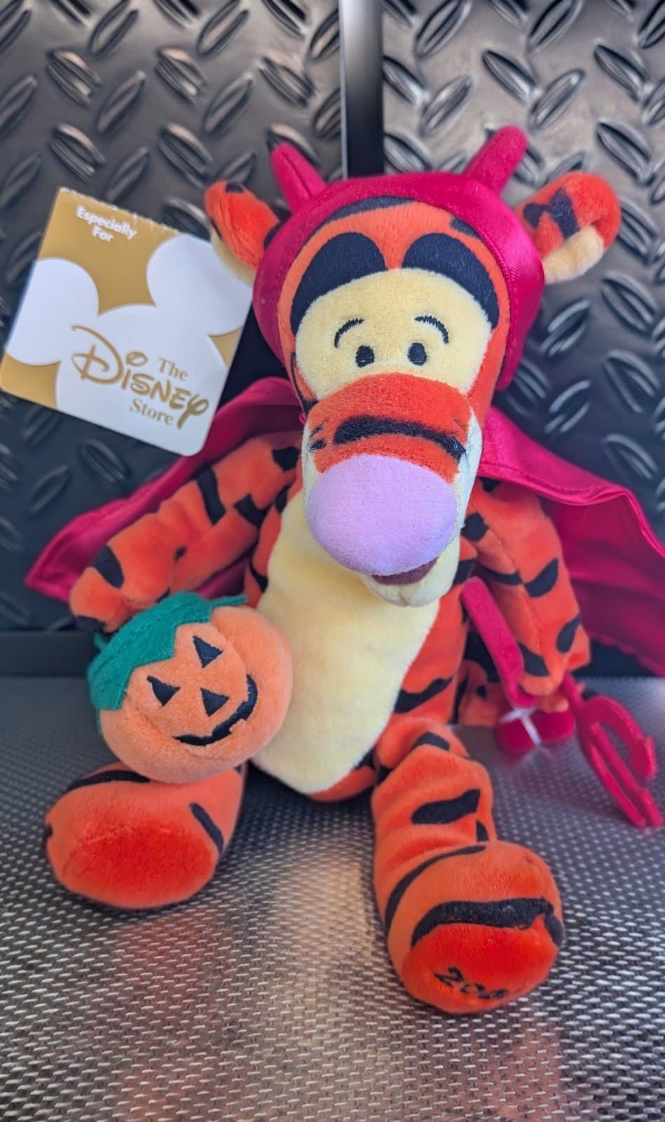 Disney store mini Bean bag lil Devil Tigger 9 inch nwt - Thumbnail 6