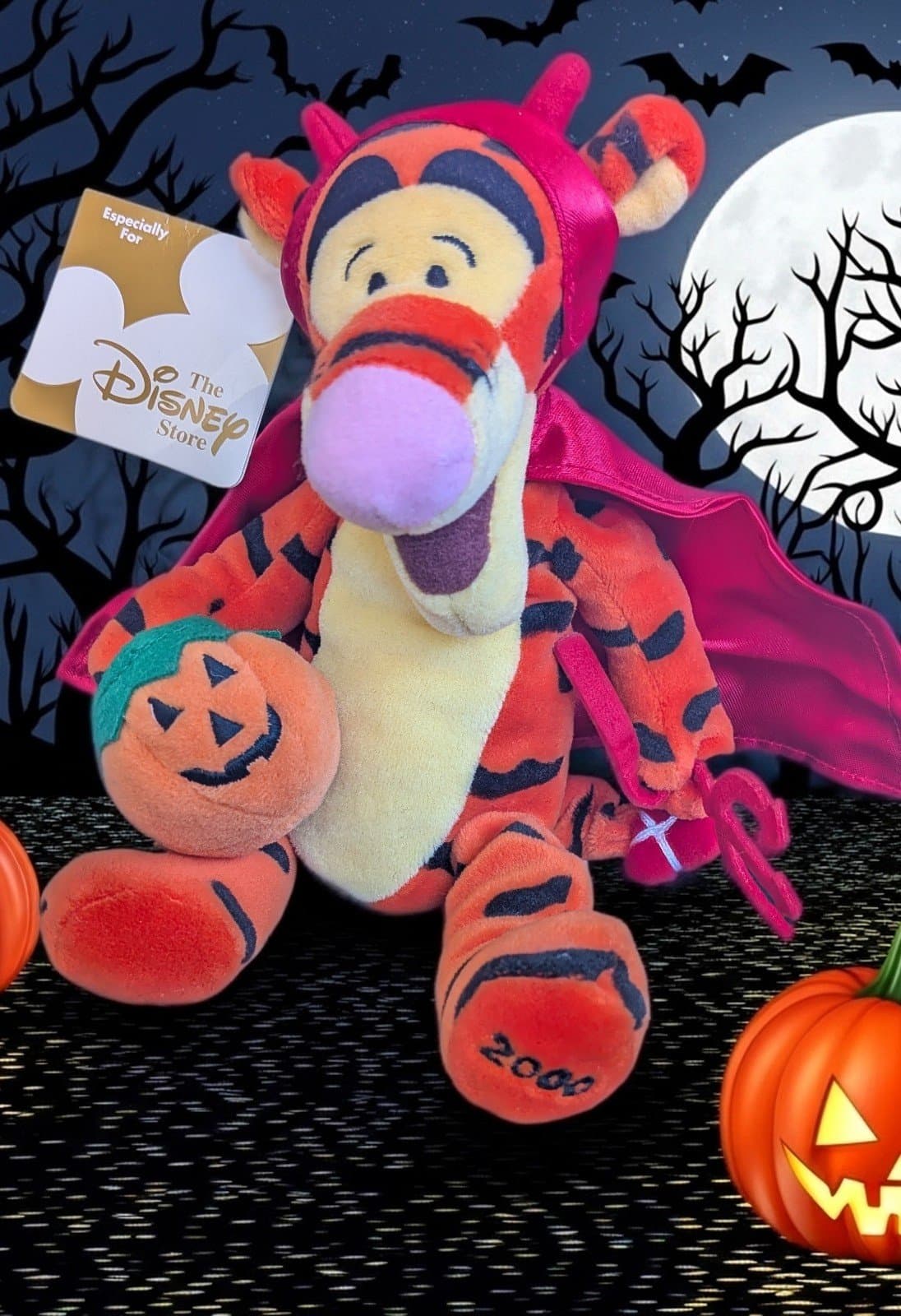 Disney store mini Bean bag lil Devil Tigger 9 inch nwt - Thumbnail 3