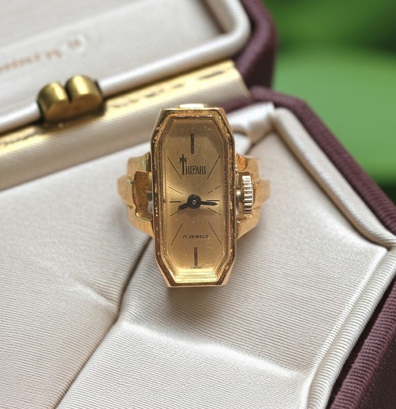 RARE Vintage TRIFARI Signed 17 Jewels Watch Ring - Gold Tone Manual Wind Working - Image 1