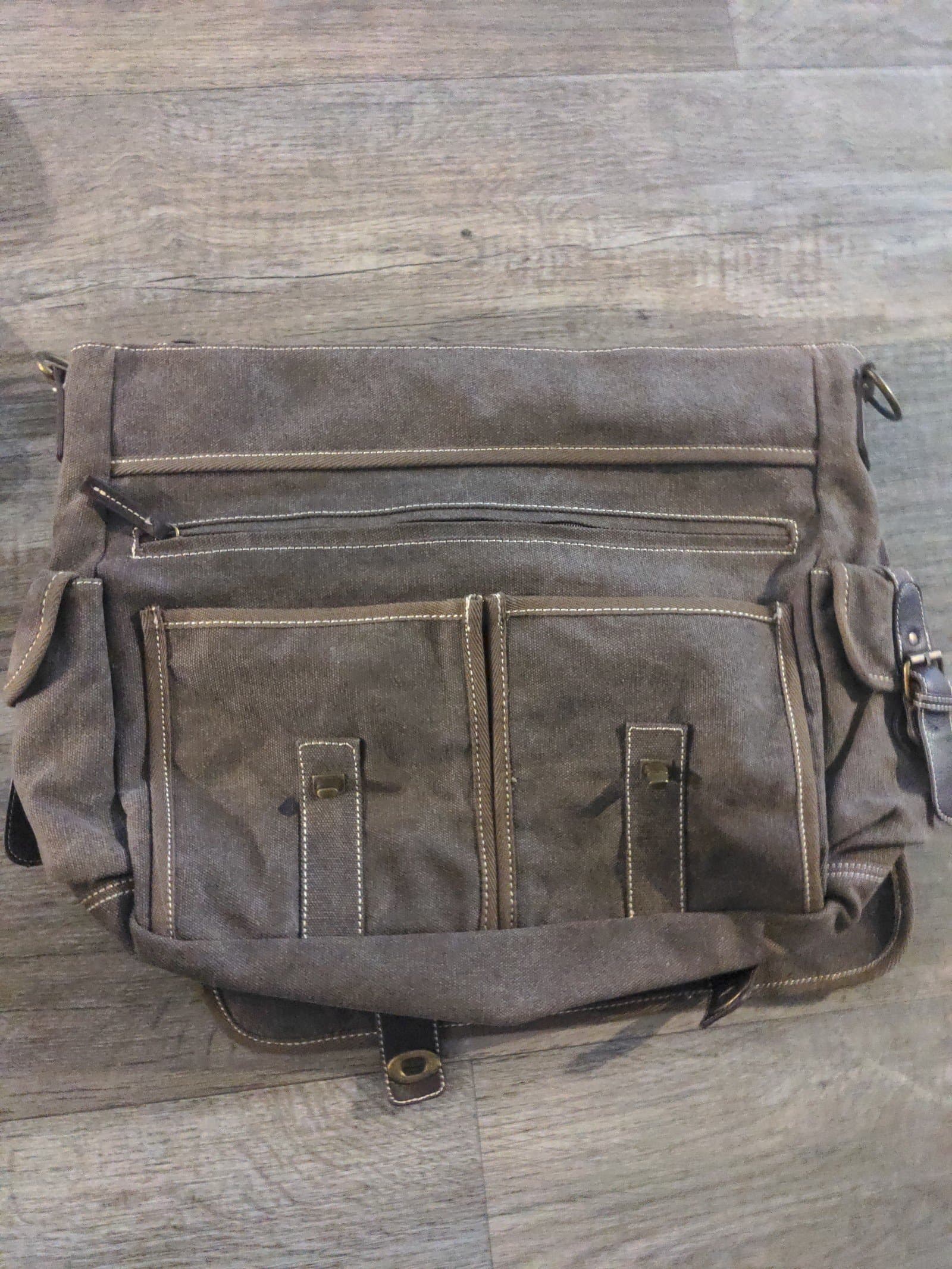 Dark brown traveling tote with multiple compartments - Thumbnail 5