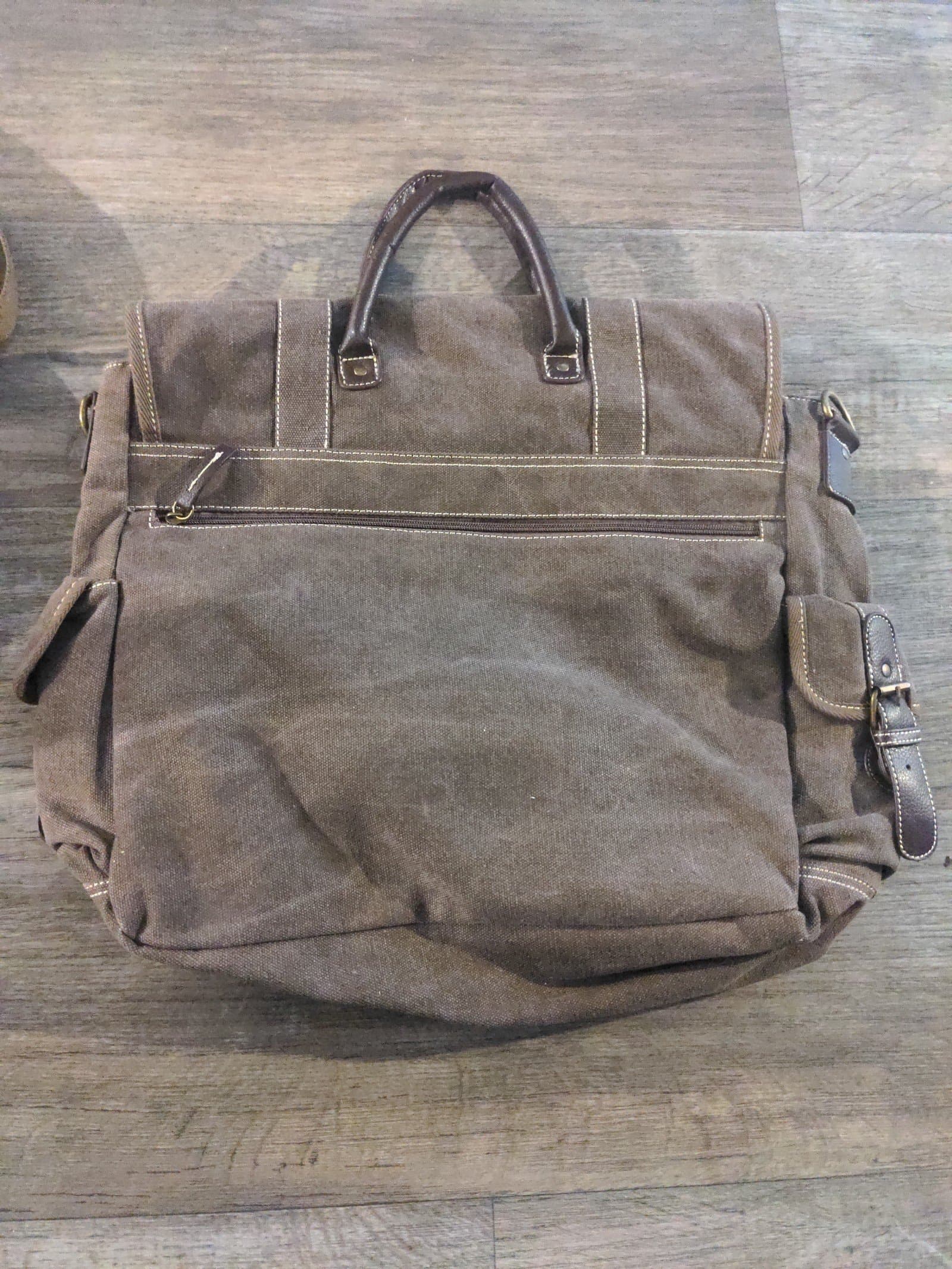 Dark brown traveling tote with multiple compartments - Thumbnail 3