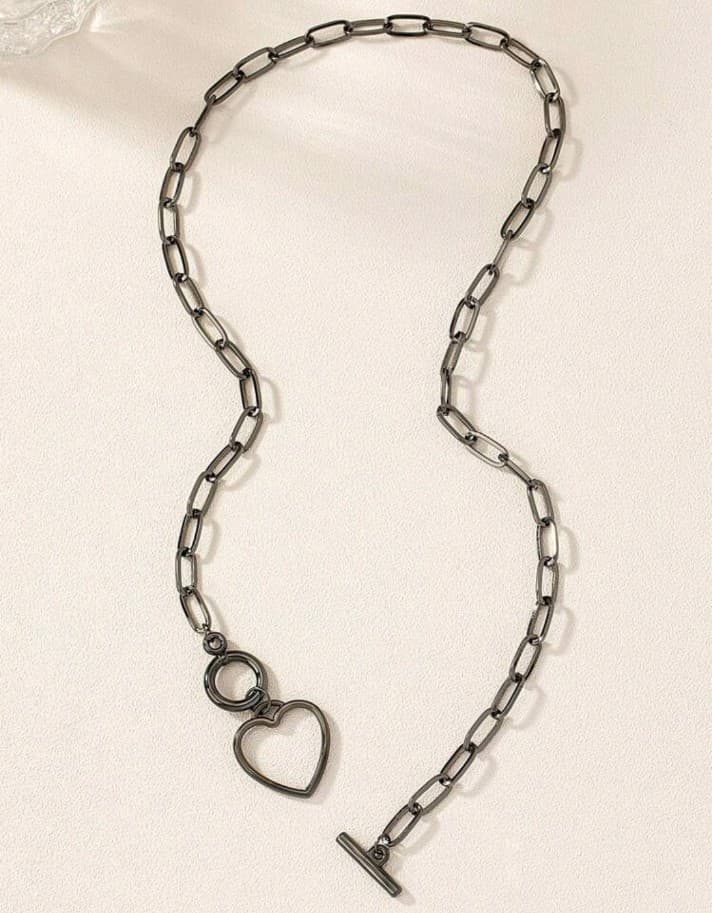 Elegant Black Heart Pendant Necklace - Thumbnail 3