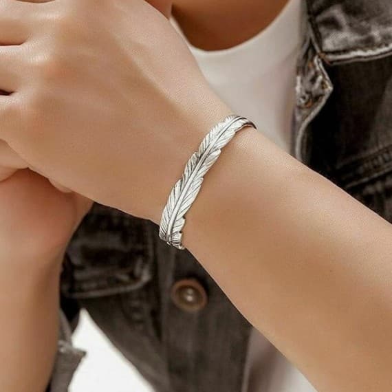 Silver Bohemian/ Southwestern Style Feather Bracelet - Thumbnail 5