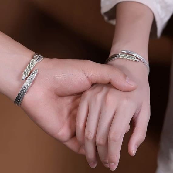 Silver Bohemian/ Southwestern Style Feather Bracelet - Thumbnail 7