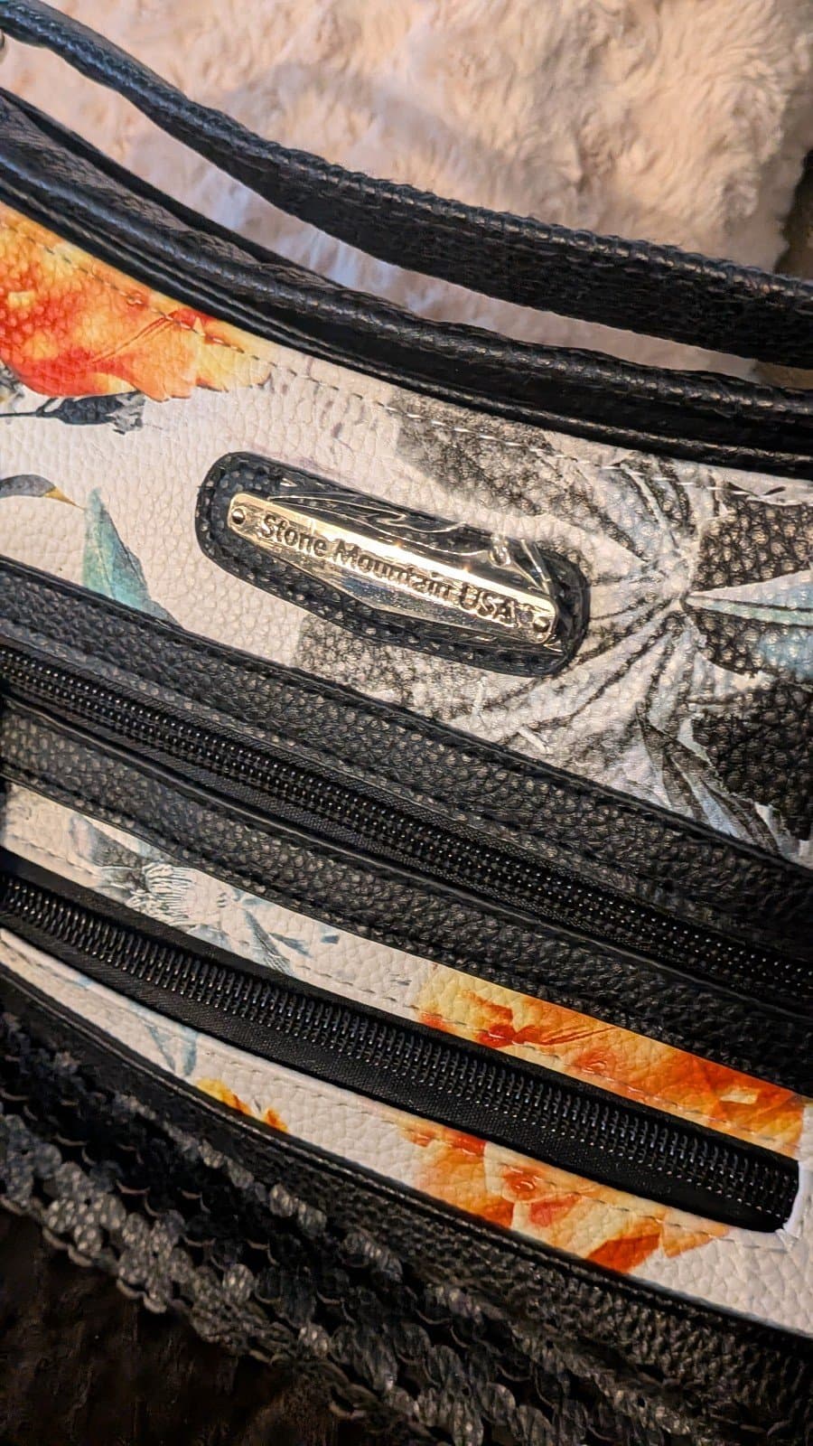 Stone mountain USA bonded leather flower purse / crossbody - Thumbnail 4