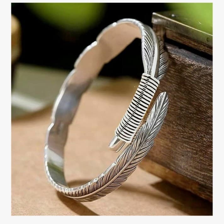 Silver Bohemian/ Southwestern Style Feather Bracelet - Thumbnail 6