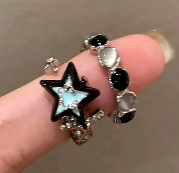 Hot Topic Black and Silver Star Ring W/ A Black & White Round Ring 2 Rings - Thumbnail 2