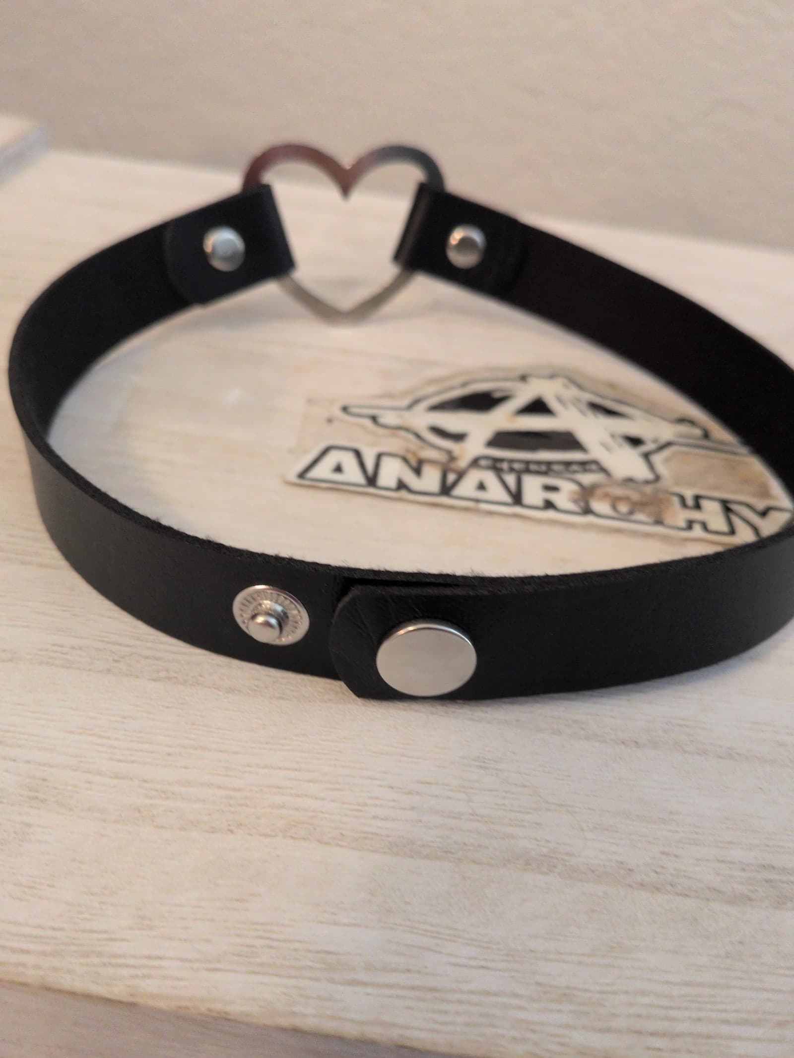 Hot topic Black Pu Leather Choker with Silver Heart - Thumbnail 4