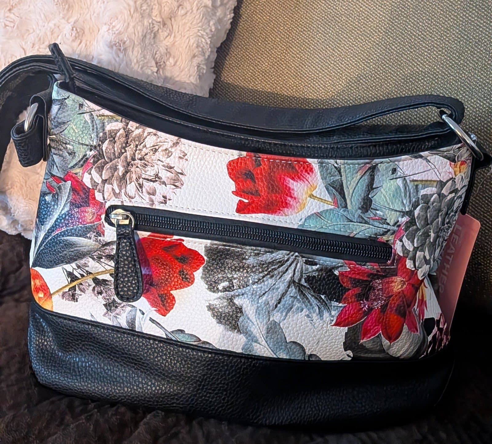 Stone mountain USA bonded leather flower purse / crossbody - Thumbnail 5