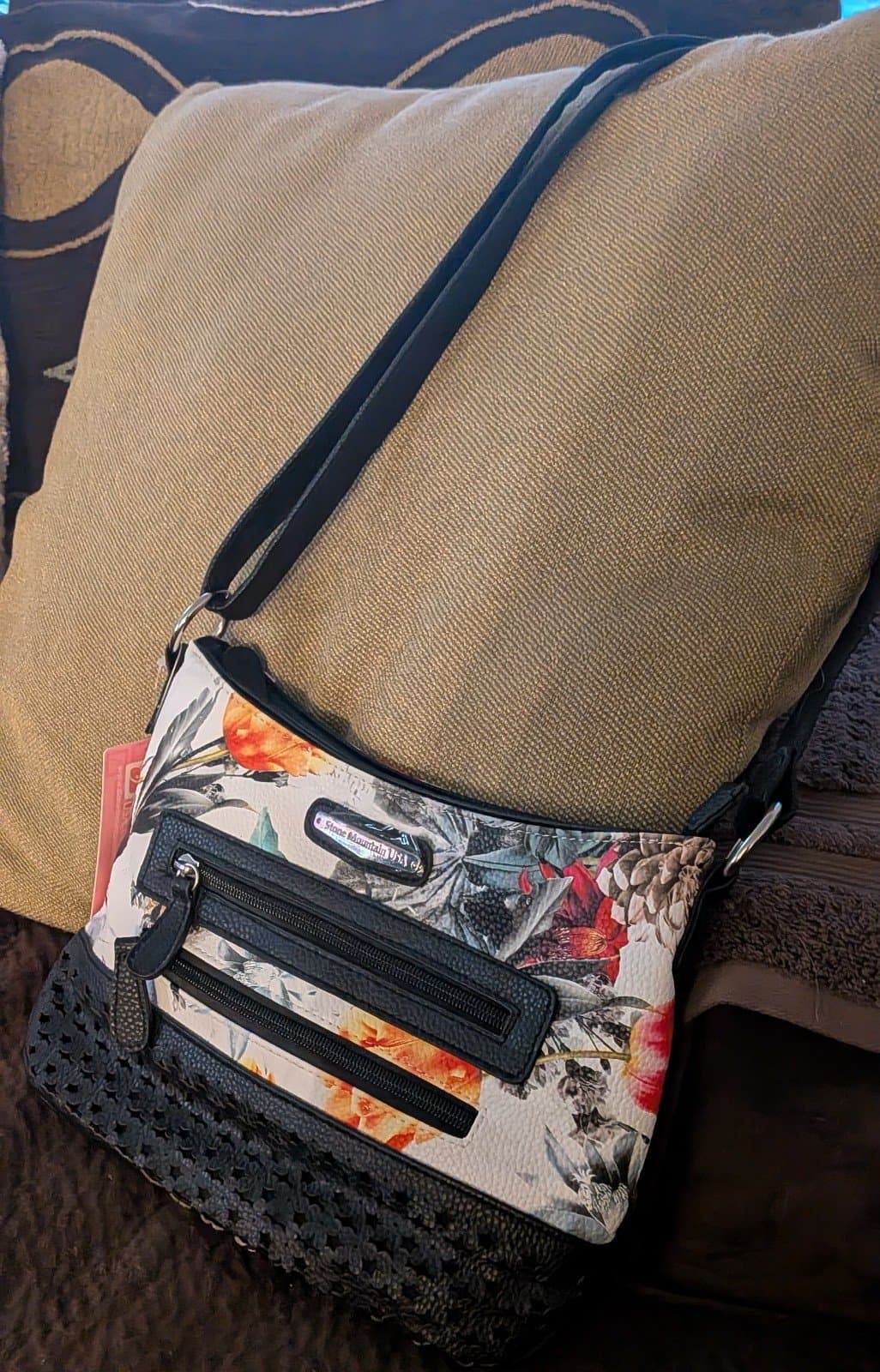 Stone mountain USA bonded leather flower purse / crossbody - Thumbnail 6