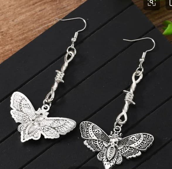 HTGothic silver - colored moth dangle earrings w/ a barbed wire accent. - Thumbnail 3