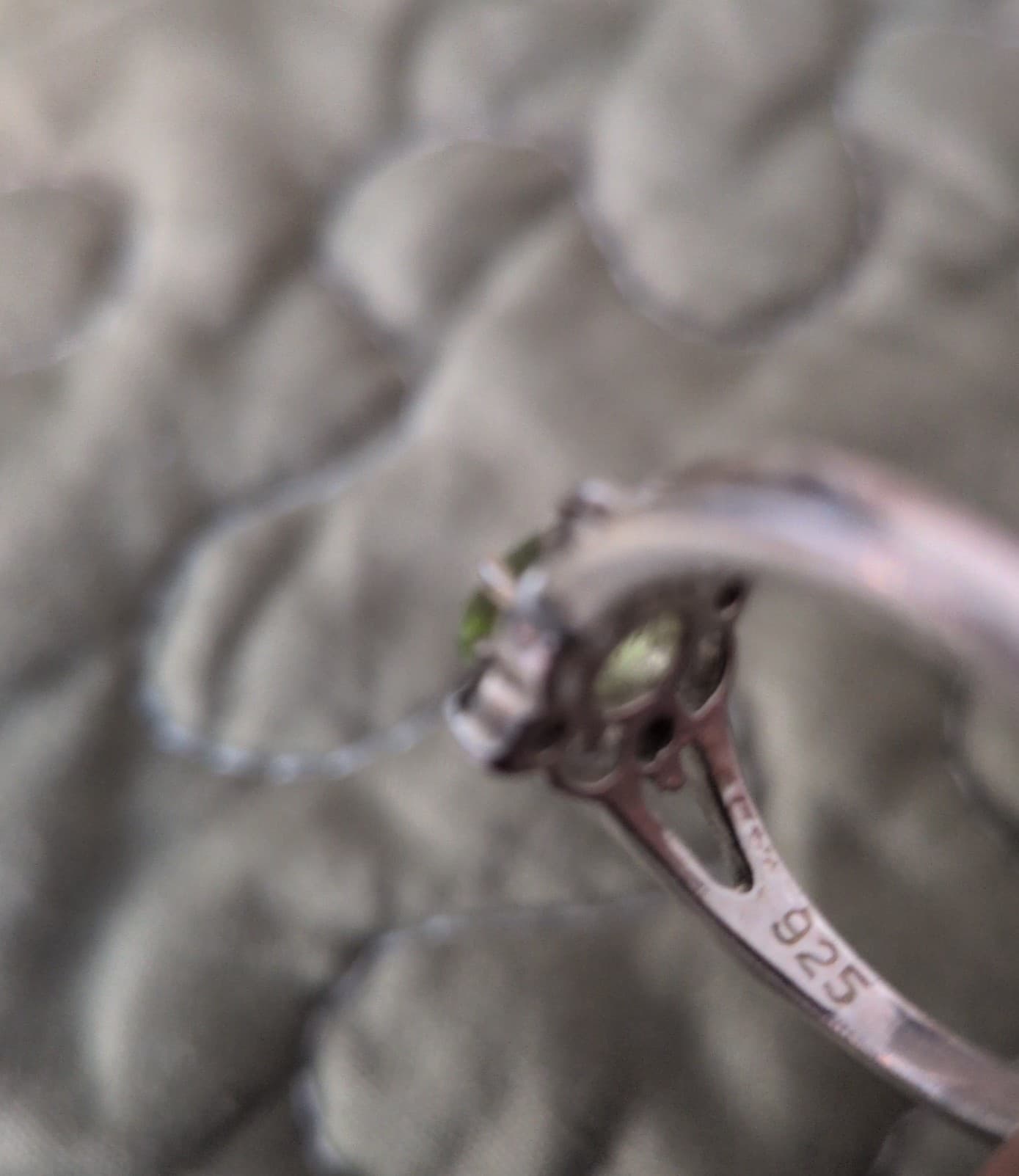 ✨ Vintage Victorian-Style Sterling Silver Peridot & Diamond Trilogy Ring ✨Size 6 - Thumbnail 12