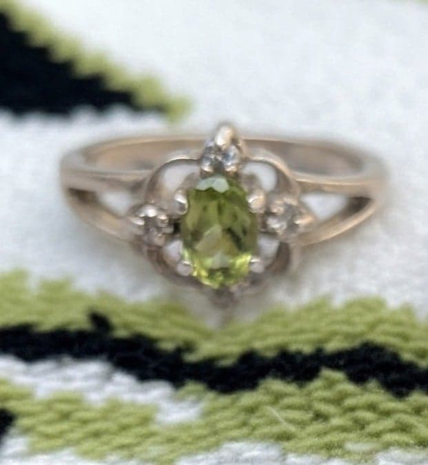 ✨ Vintage Victorian-Style Sterling Silver Peridot & Diamond Trilogy Ring ✨Size 6 - Thumbnail 8